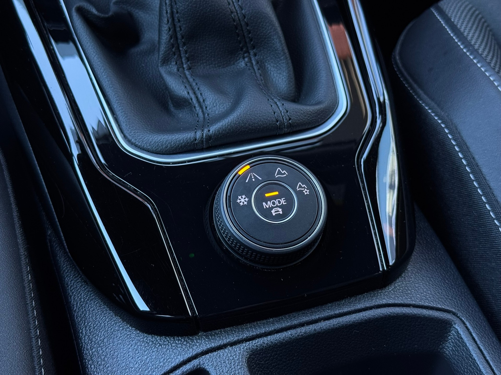 VW T-Roc 2.0 TSI Style DSG 4Motion-image-25