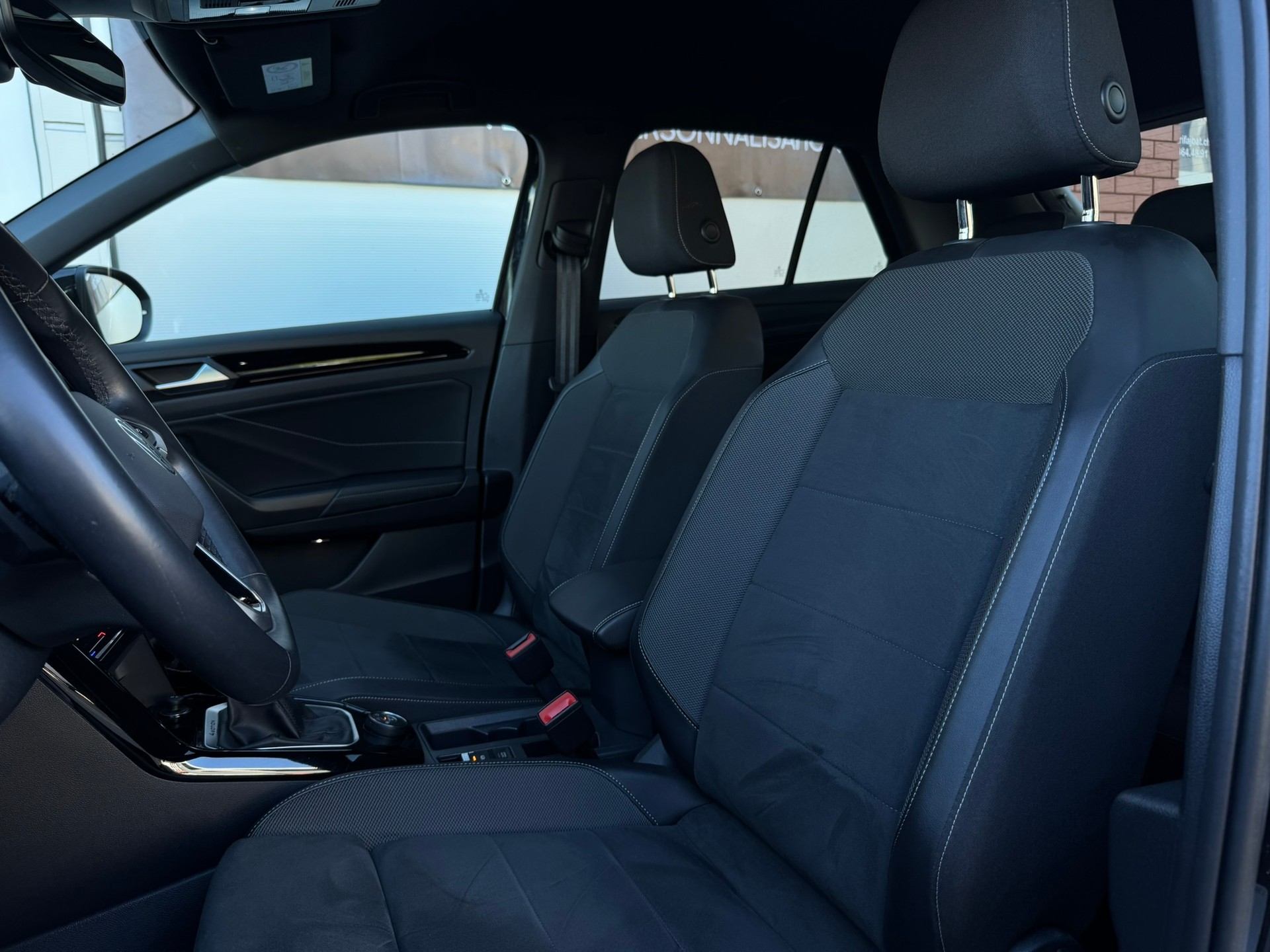 VW T-Roc 2.0 TSI Style DSG 4Motion-image-17