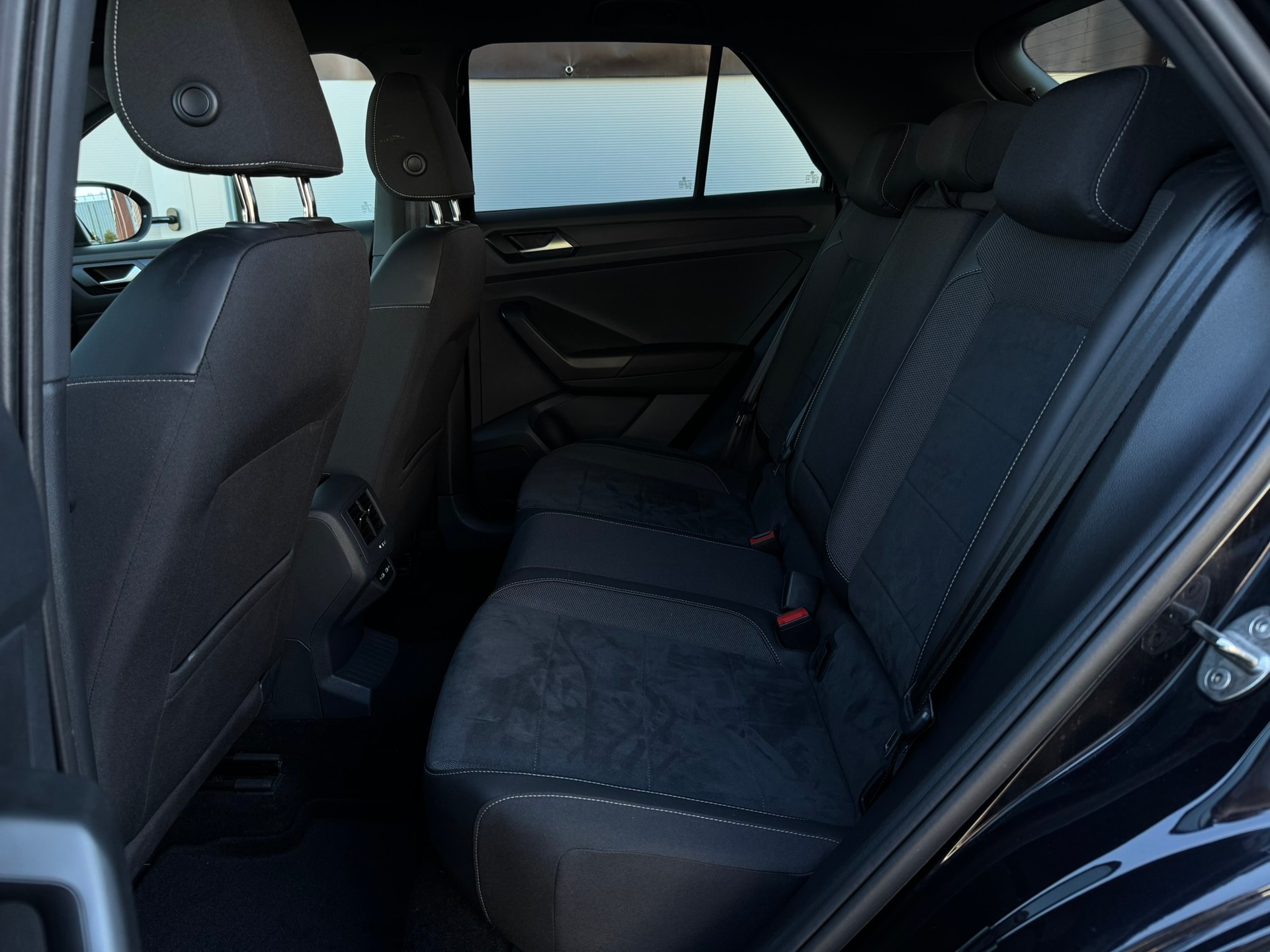 VW T-Roc 2.0 TSI Style DSG 4Motion-image-22