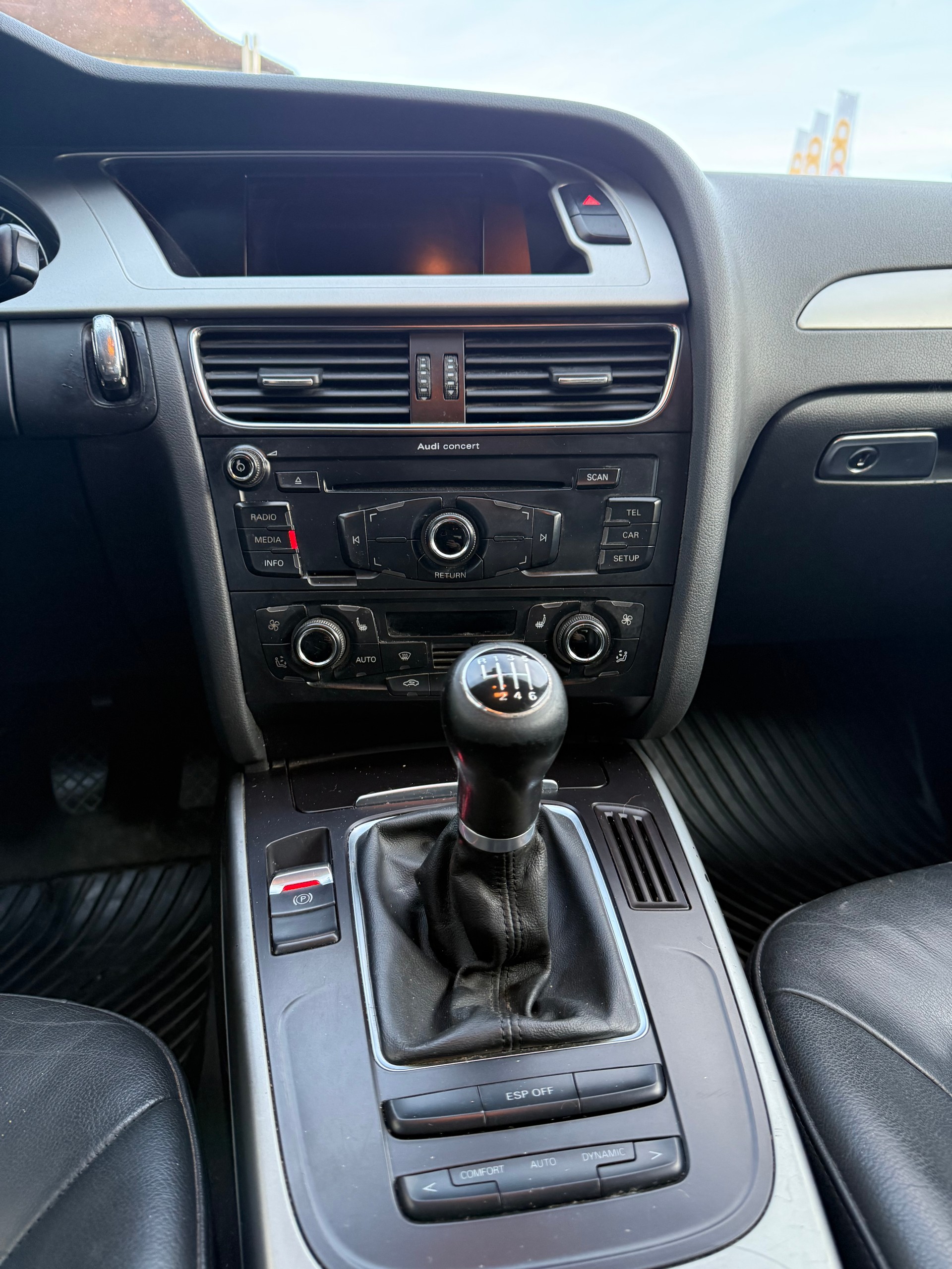 AUDI A4 Avant 3.0 TDI quattro-image-6