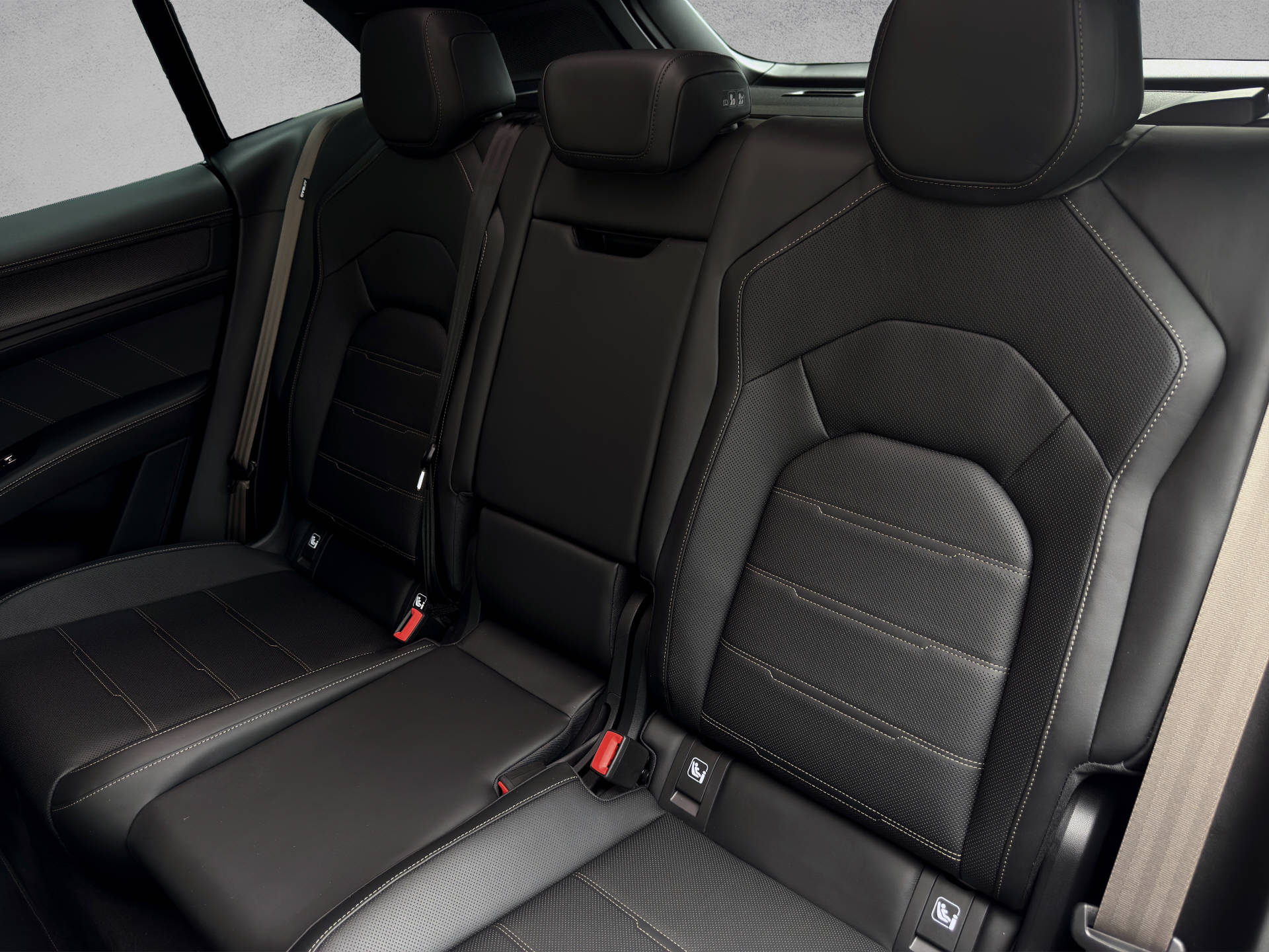 PORSCHE Cayenne Electric Turbo-image-13