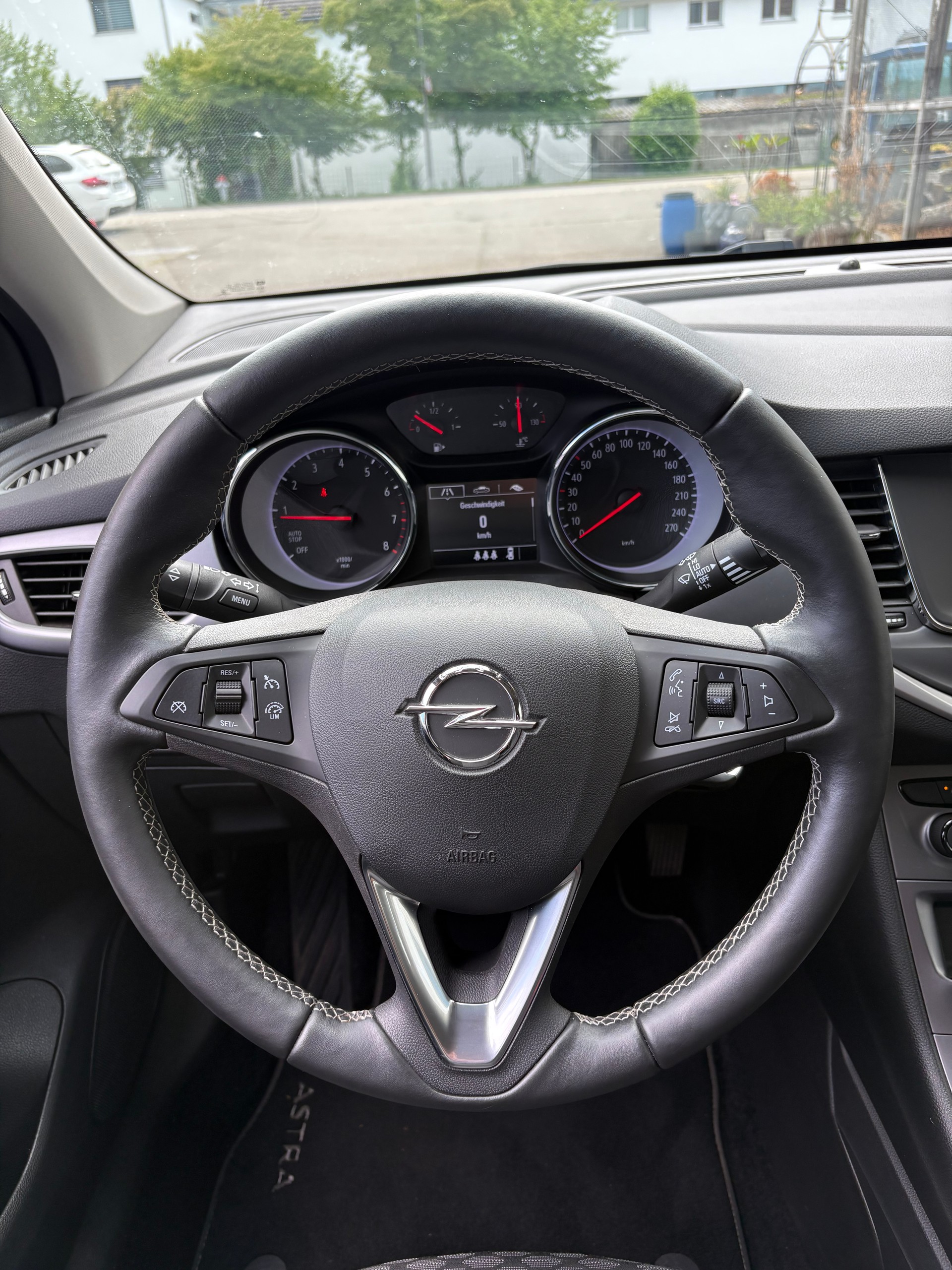 OPEL Astra 1.2i Turbo Edition-image-8