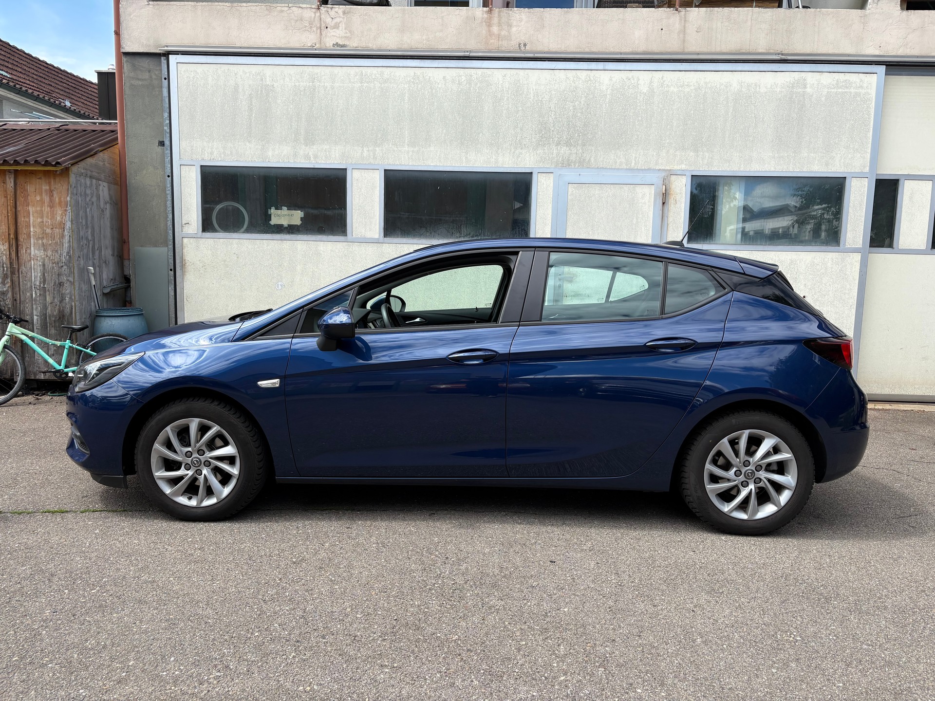 OPEL Astra 1.2i Turbo Edition-showroom-element-2