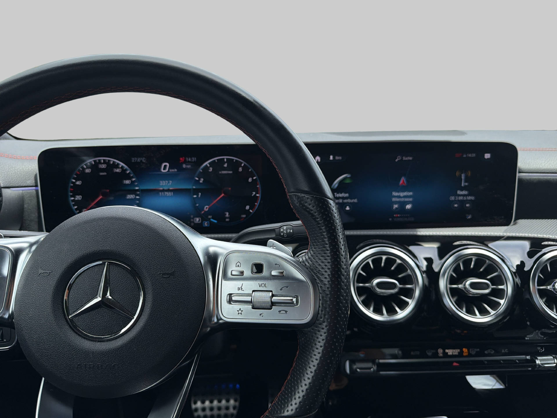 MERCEDES-BENZ CLA 250 AMG Line-image-7
