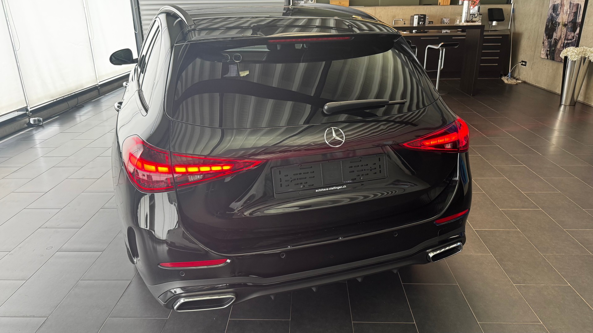 MERCEDES-BENZ C 220 d Swiss Star AMG Line 4matic Kombi-image-5