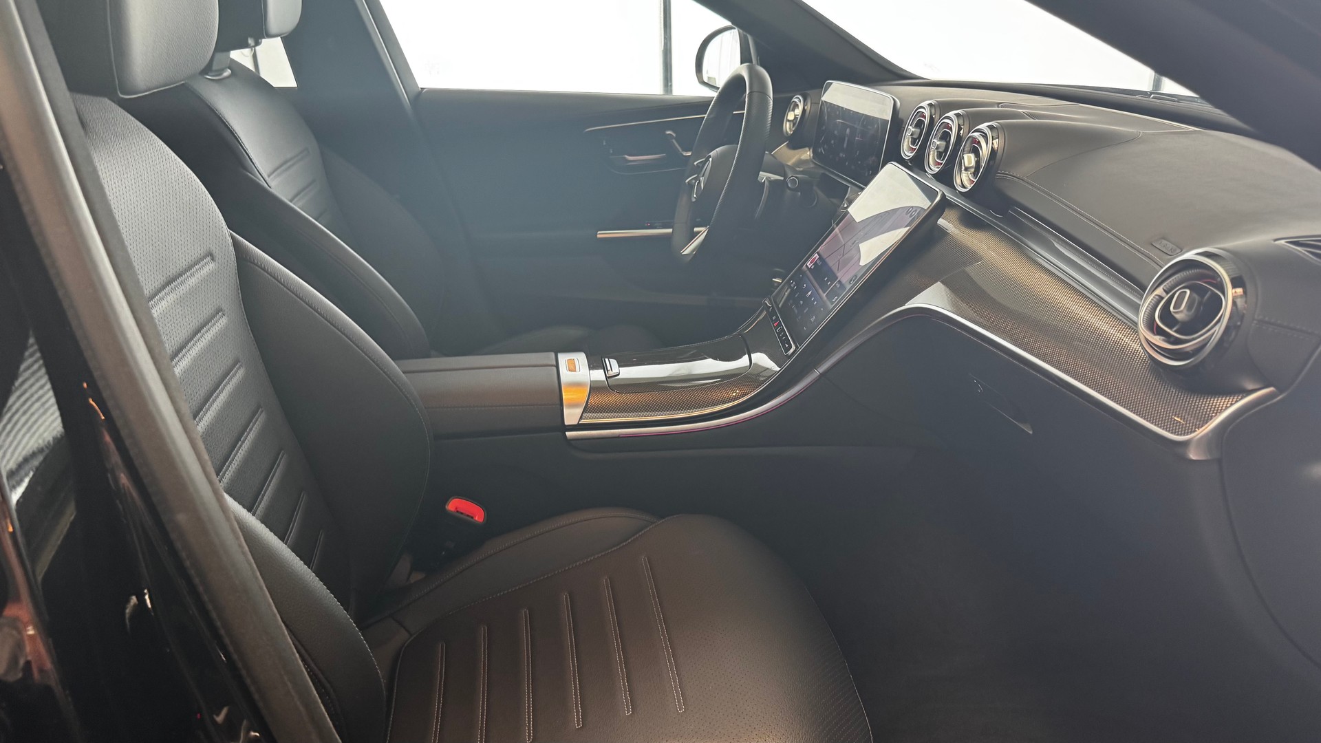 MERCEDES-BENZ C 220 d Swiss Star AMG Line 4matic Kombi-showroom-element-3