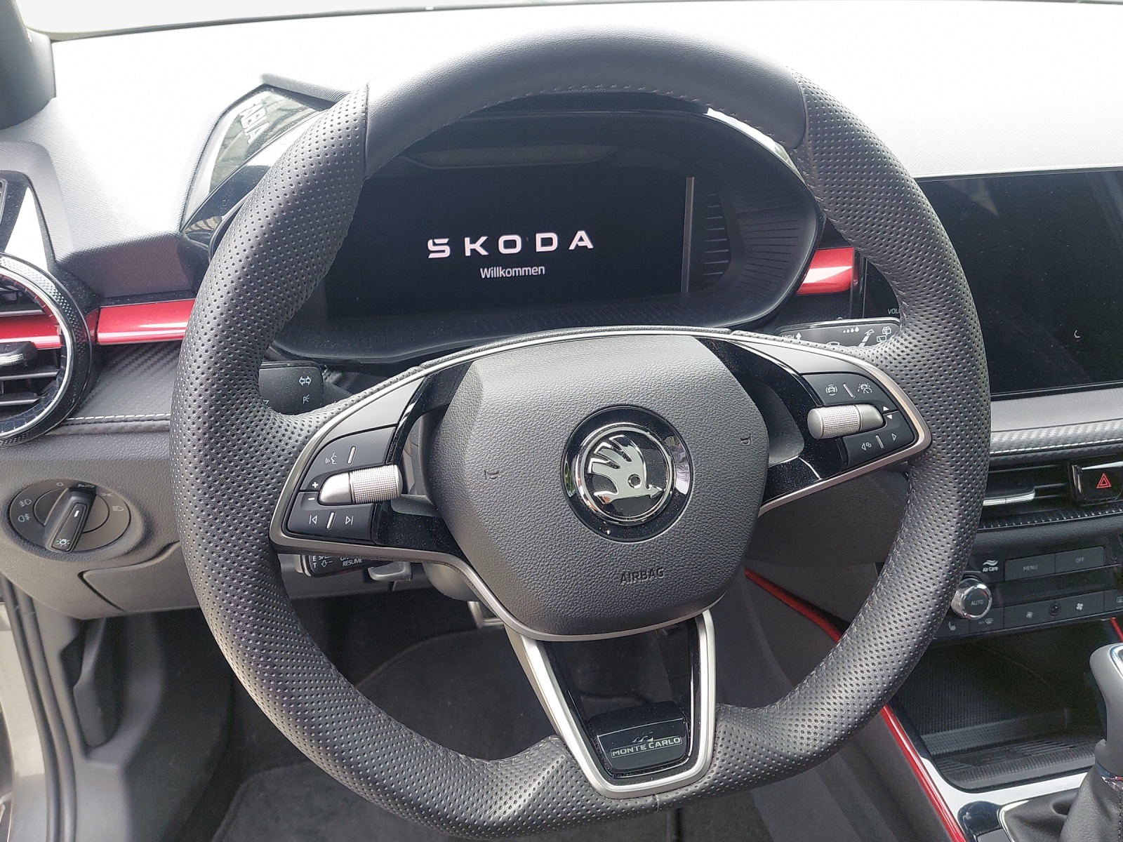 SKODA Fabia 1.5 TSI Monte Carlo DSG-image-9