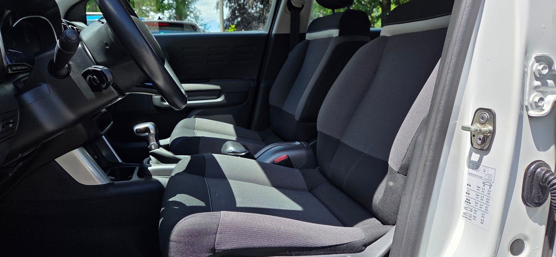 CITROEN C3 Aircross 1.2i PureTech Feel EAT-image-12
