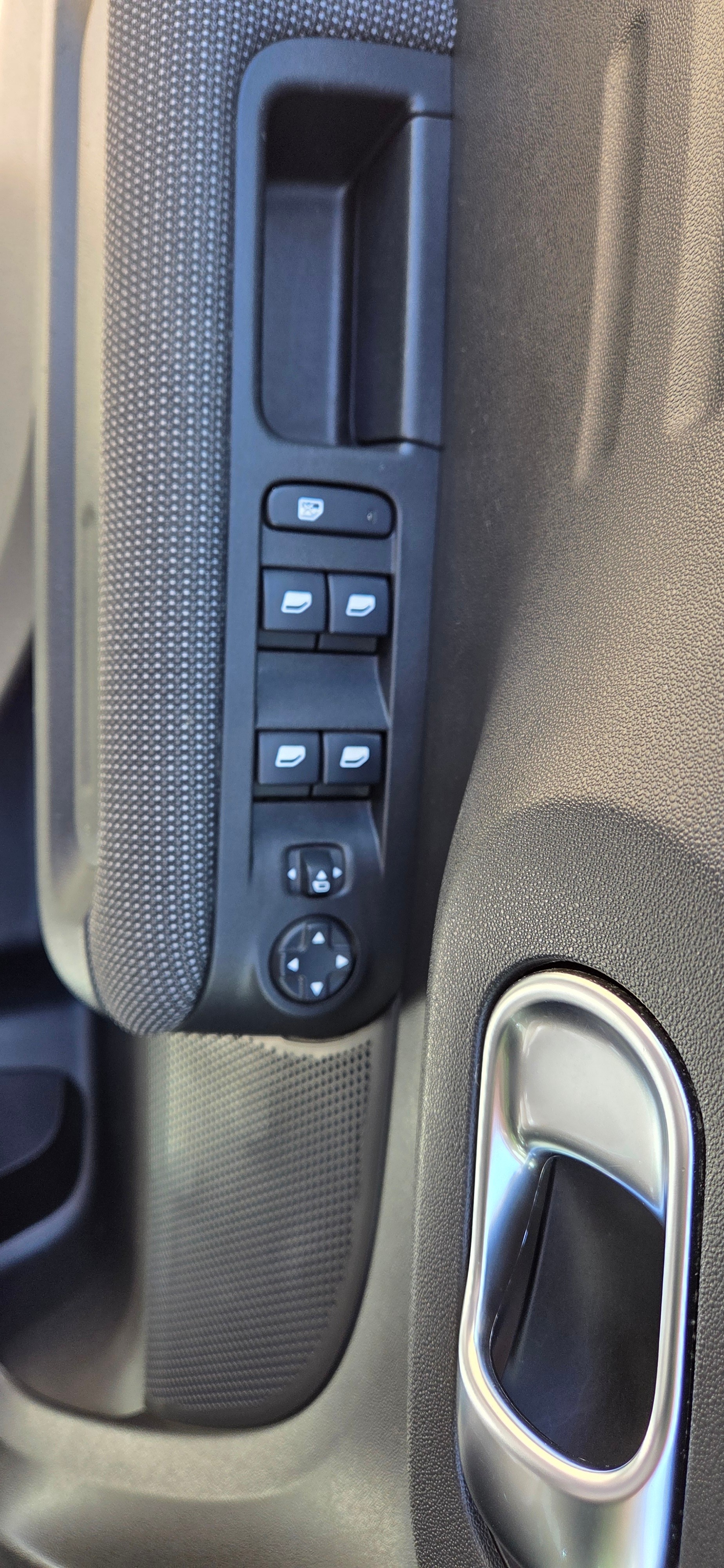 CITROEN C3 Aircross 1.2i PureTech Feel EAT-image-10