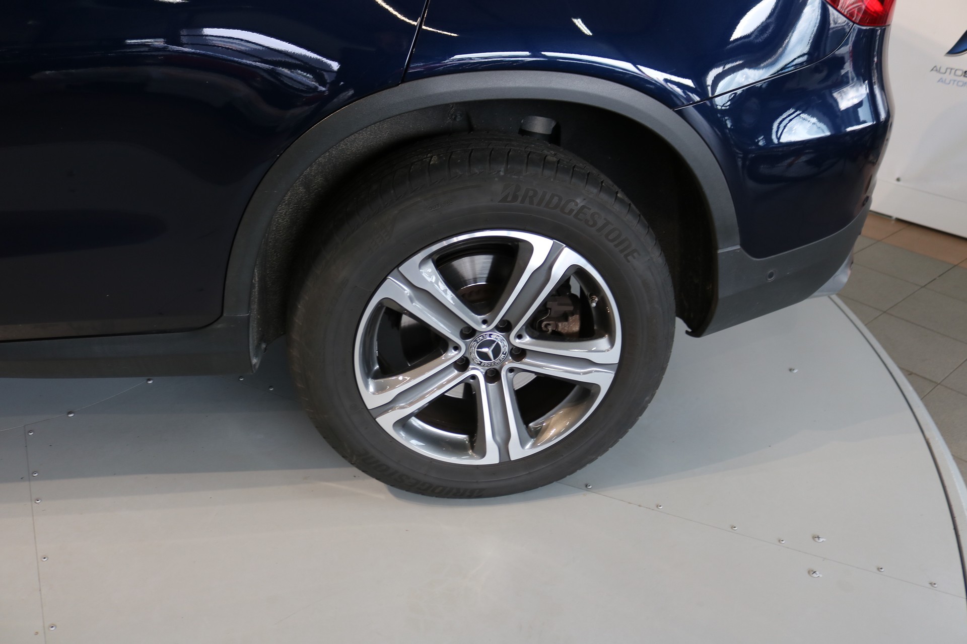 MERCEDES-BENZ GLC 300 4Matic Exclusive 9G-Tronic-image-23