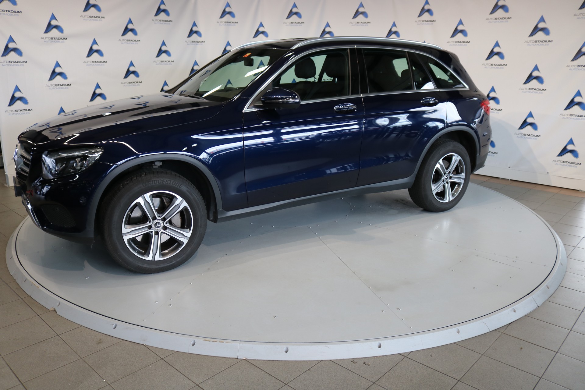 MERCEDES-BENZ GLC 300 4Matic Exclusive 9G-Tronic-image-12