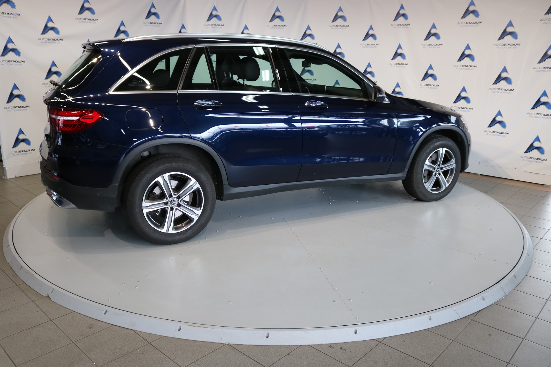 MERCEDES-BENZ GLC 300 4Matic Exclusive 9G-Tronic-image-19