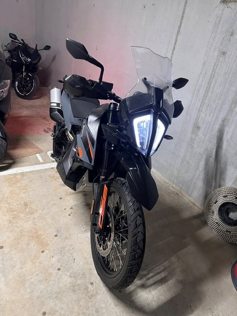 KTM 890 Adventure L-image-1