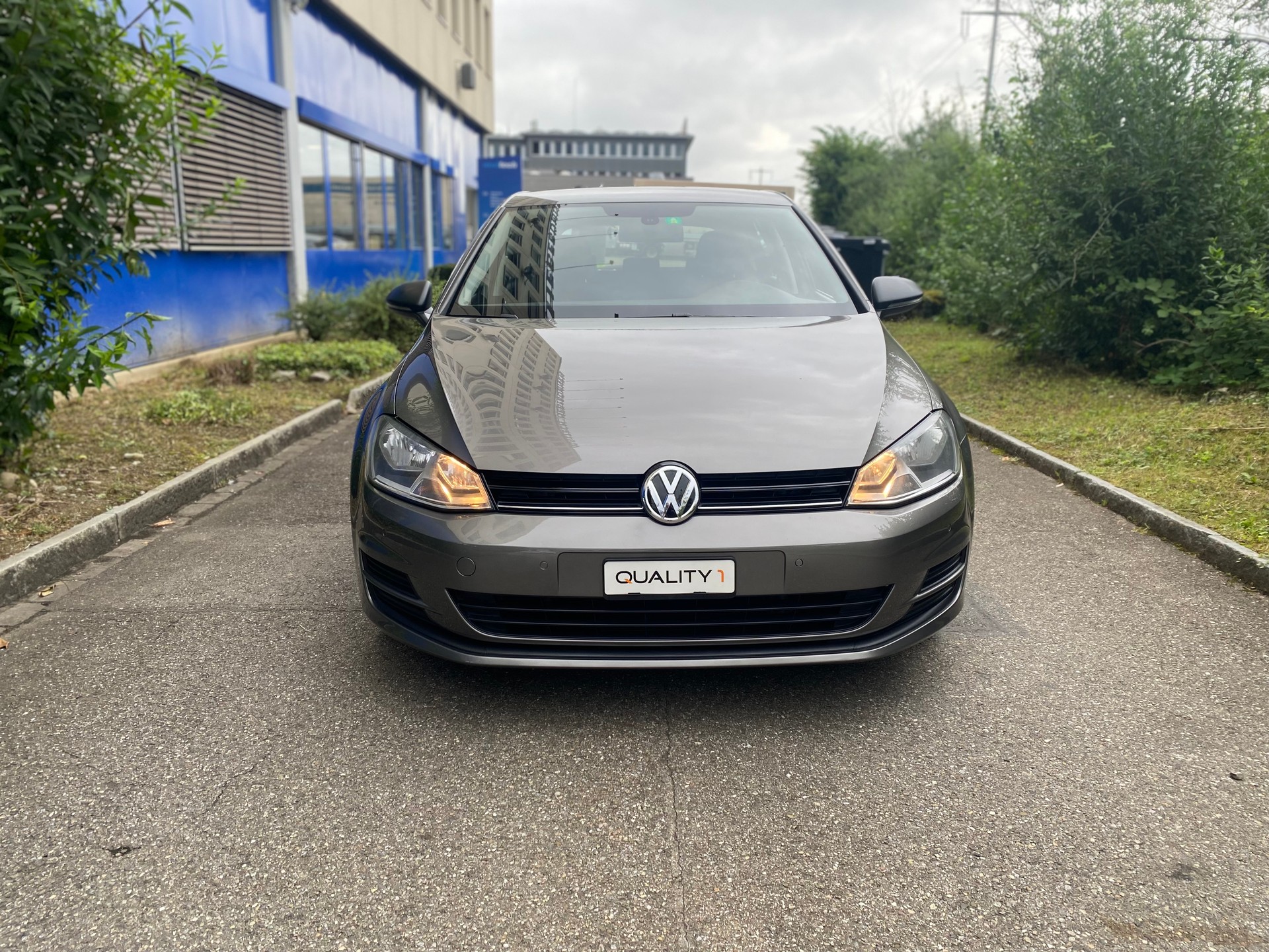 VW Golf 1.2 TSI Trendline-image-1