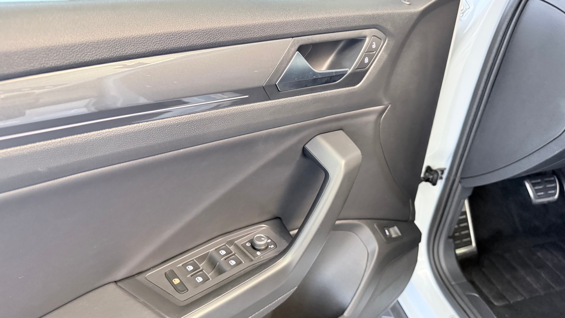 VW T-Roc 2.0 TSI Sport DSG 4motion-image-11