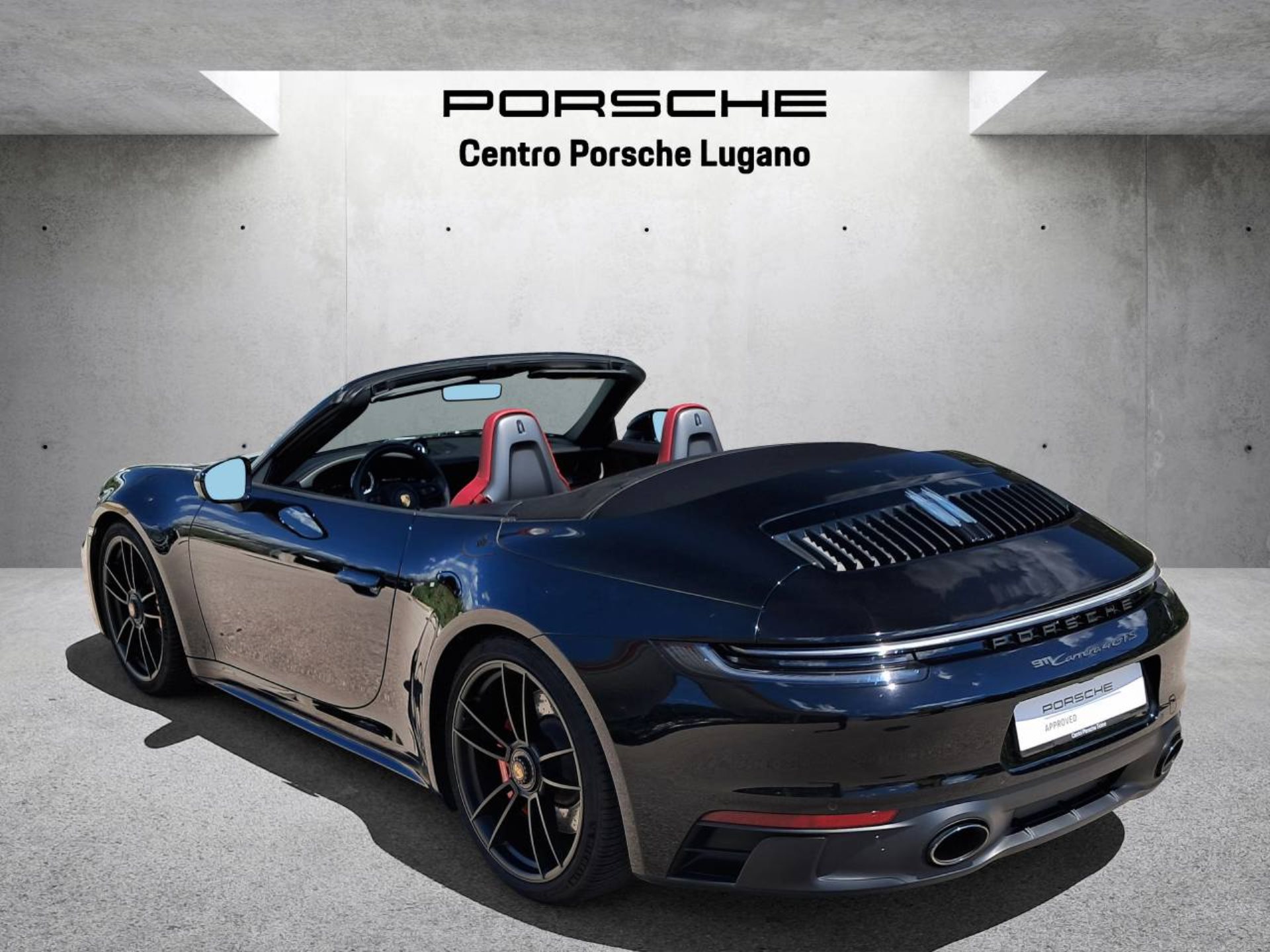 PORSCHE 911 Carrera 4 GTS Cabriolet (MY22)-image-6