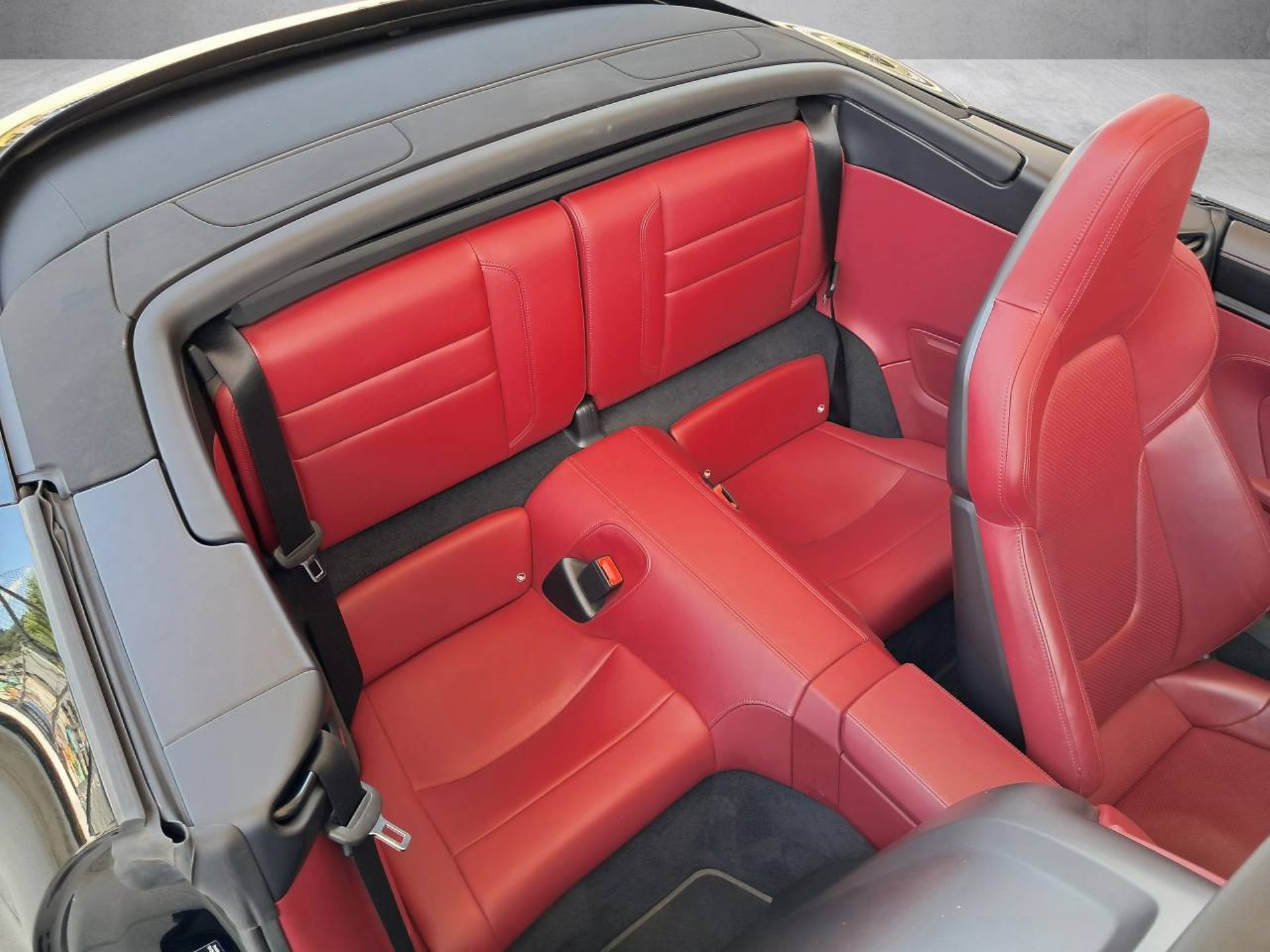 PORSCHE 911 Carrera 4 GTS Cabriolet (MY22)-image-17