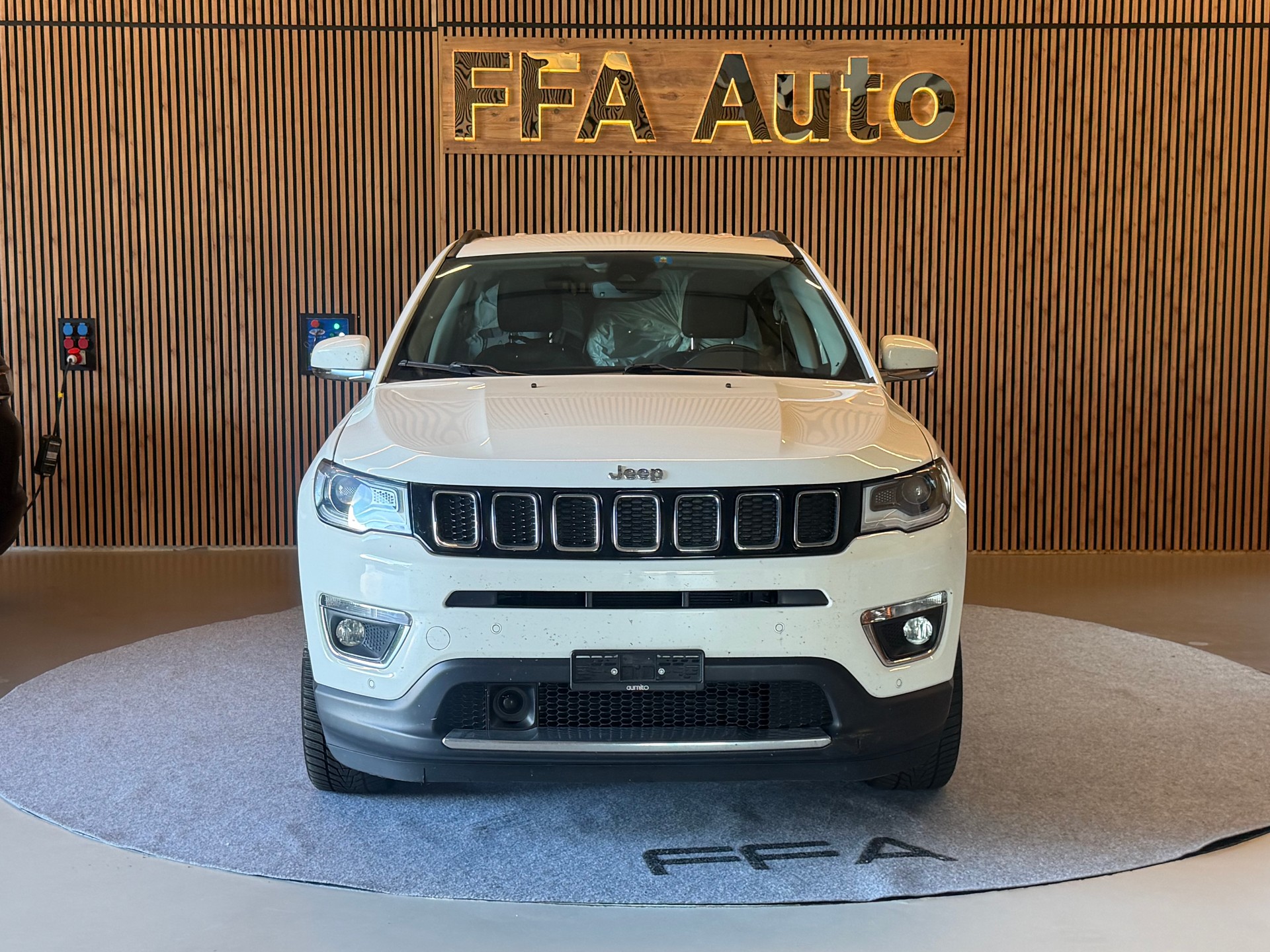 JEEP Compass 1.4 MultiAir Limited AWD-showroom-element-1