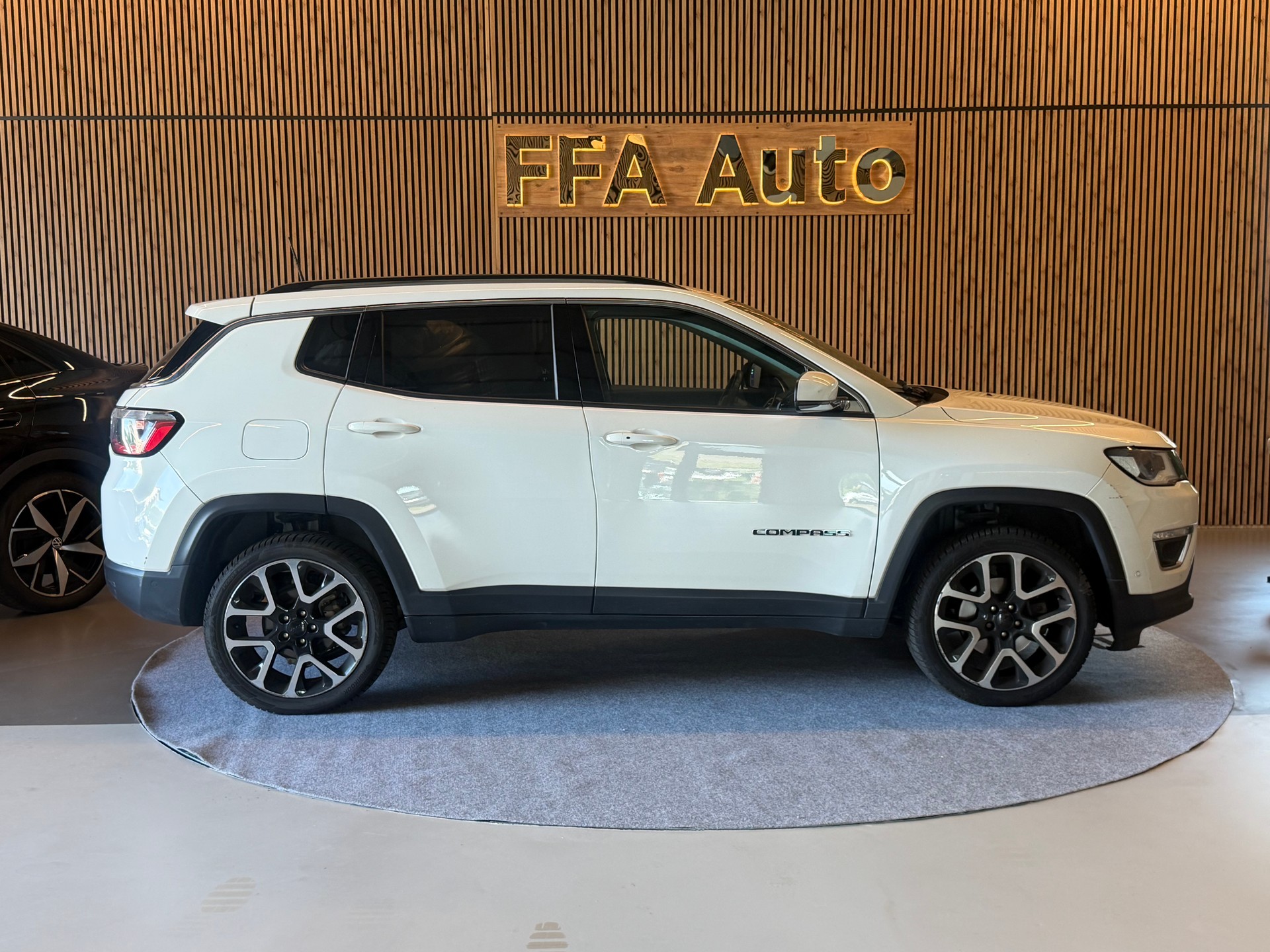 JEEP Compass 1.4 MultiAir Limited AWD-showroom-element-3