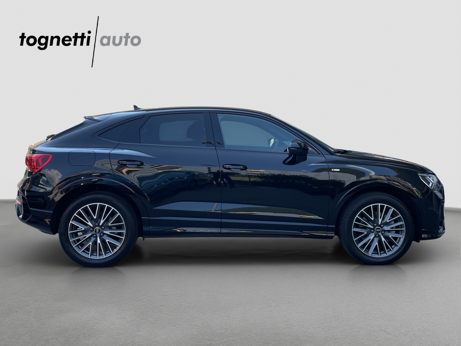 AUDI Q3 Sportback 40 TFSI S line quattro S-tronic-showroom-element-2