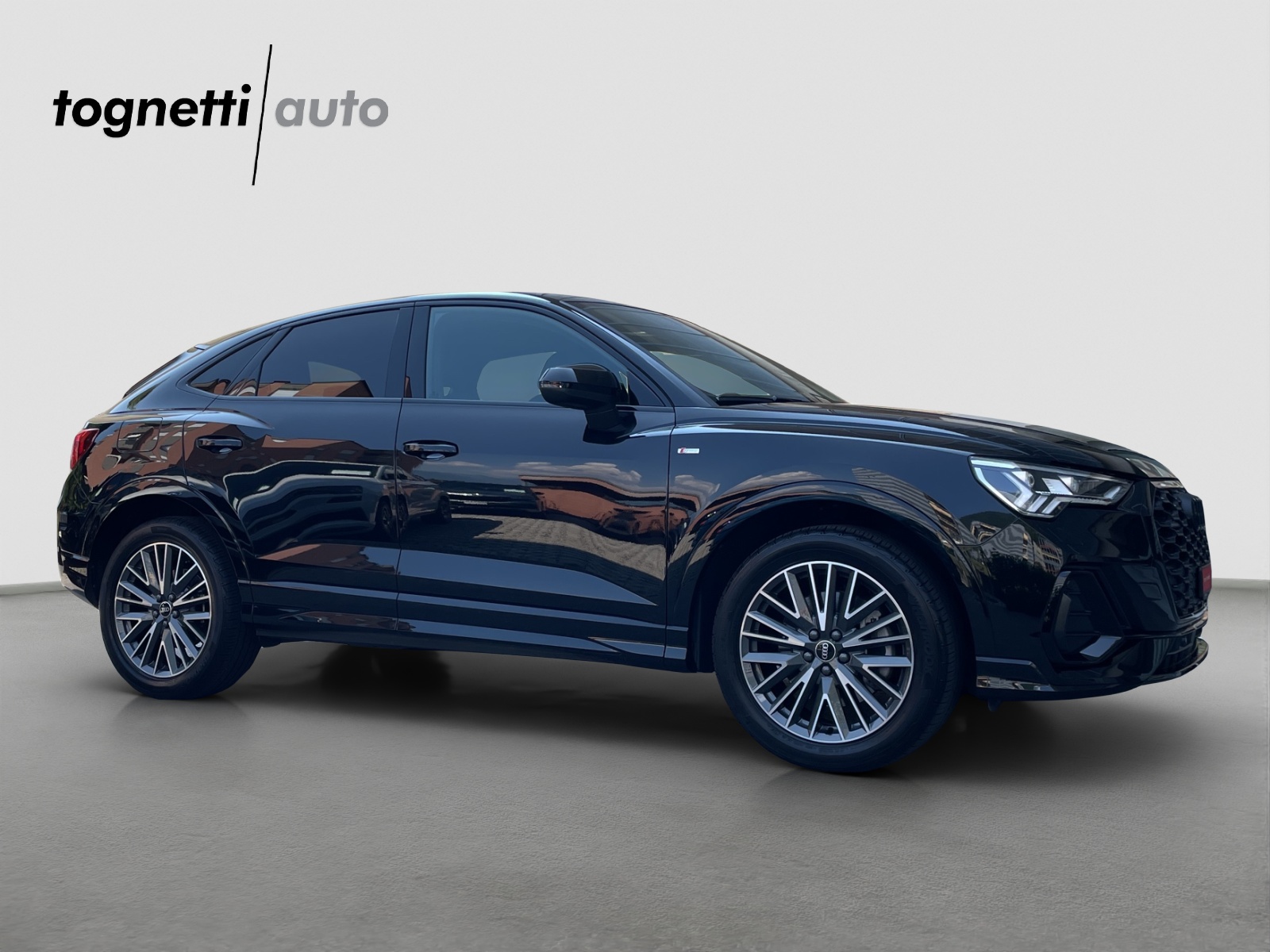 AUDI Q3 Sportback 40 TFSI S line quattro S-tronic-showroom-element-1