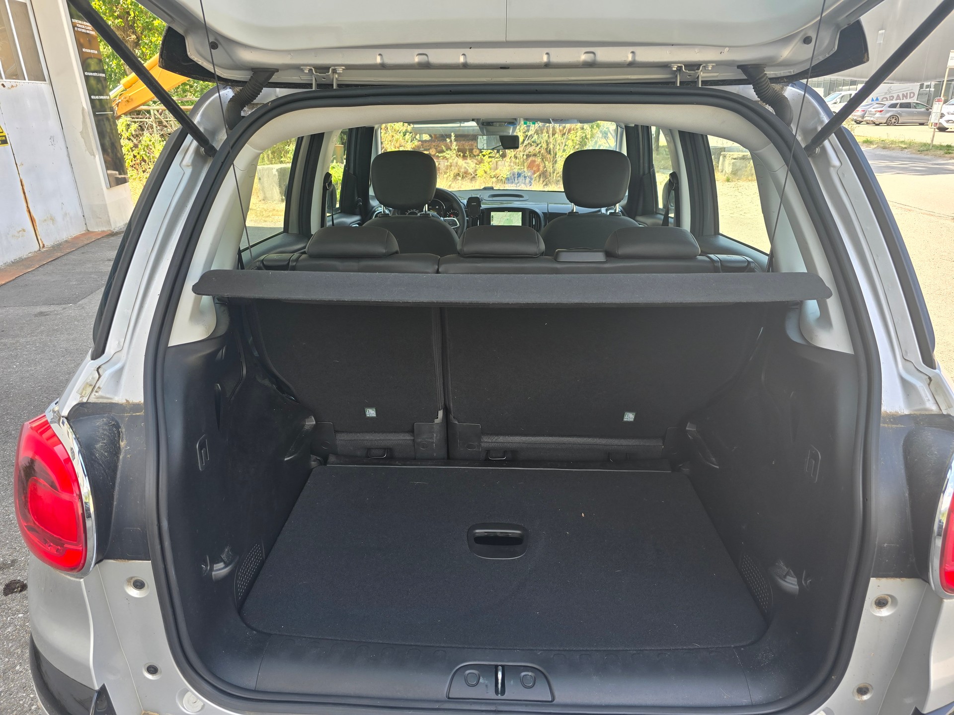 FIAT 500L 1.6 JTD Urban-image-4