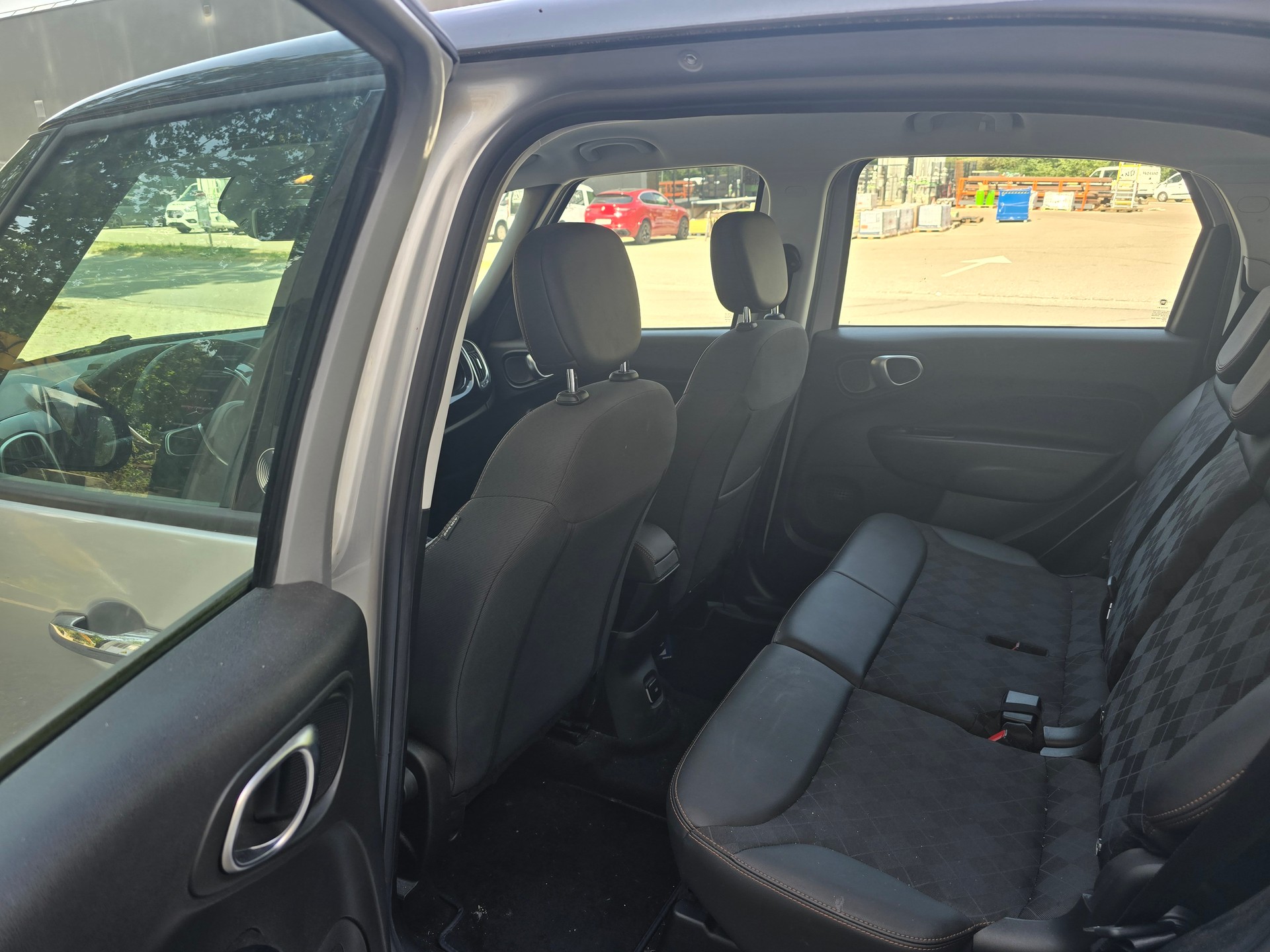 FIAT 500L 1.6 JTD Urban-image-5