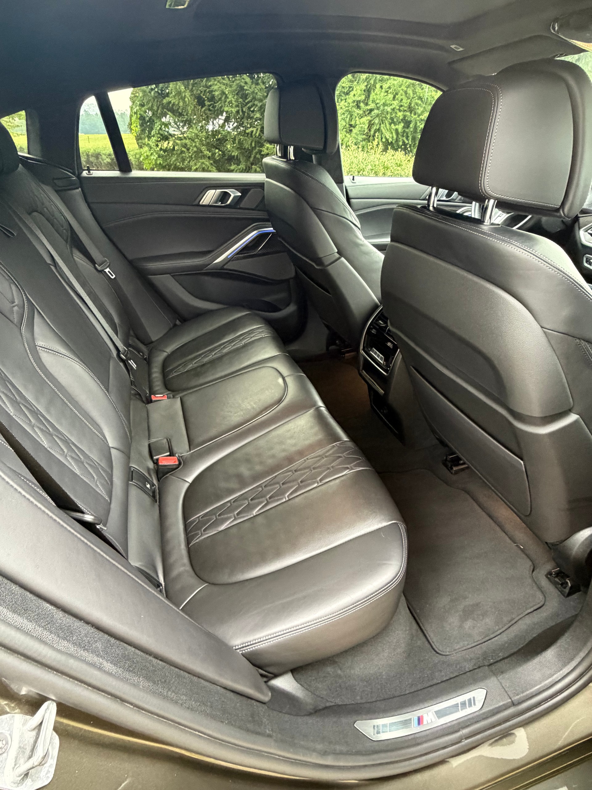BMW X6 M50i-image-8