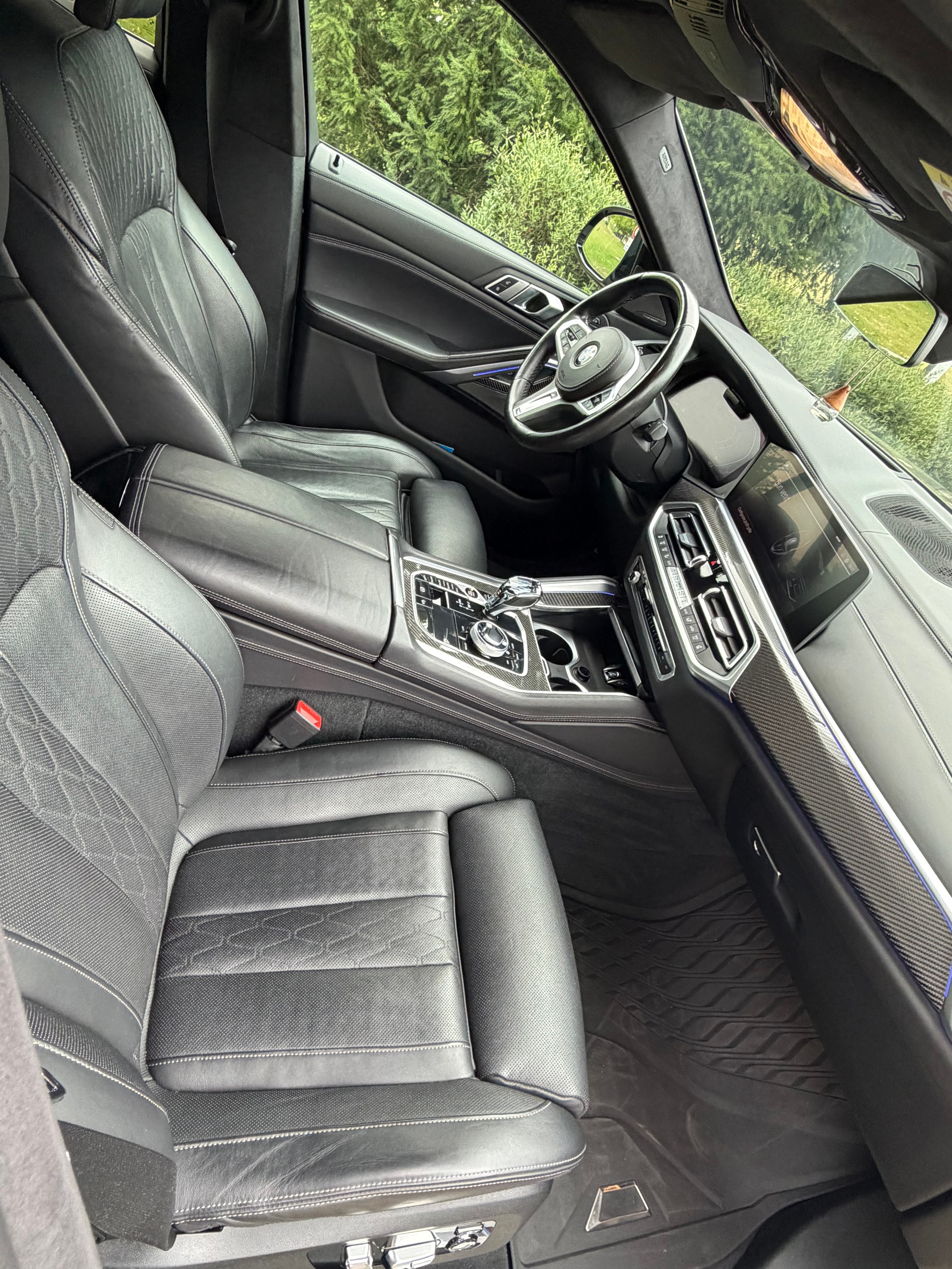 BMW X6 M50i-image-9