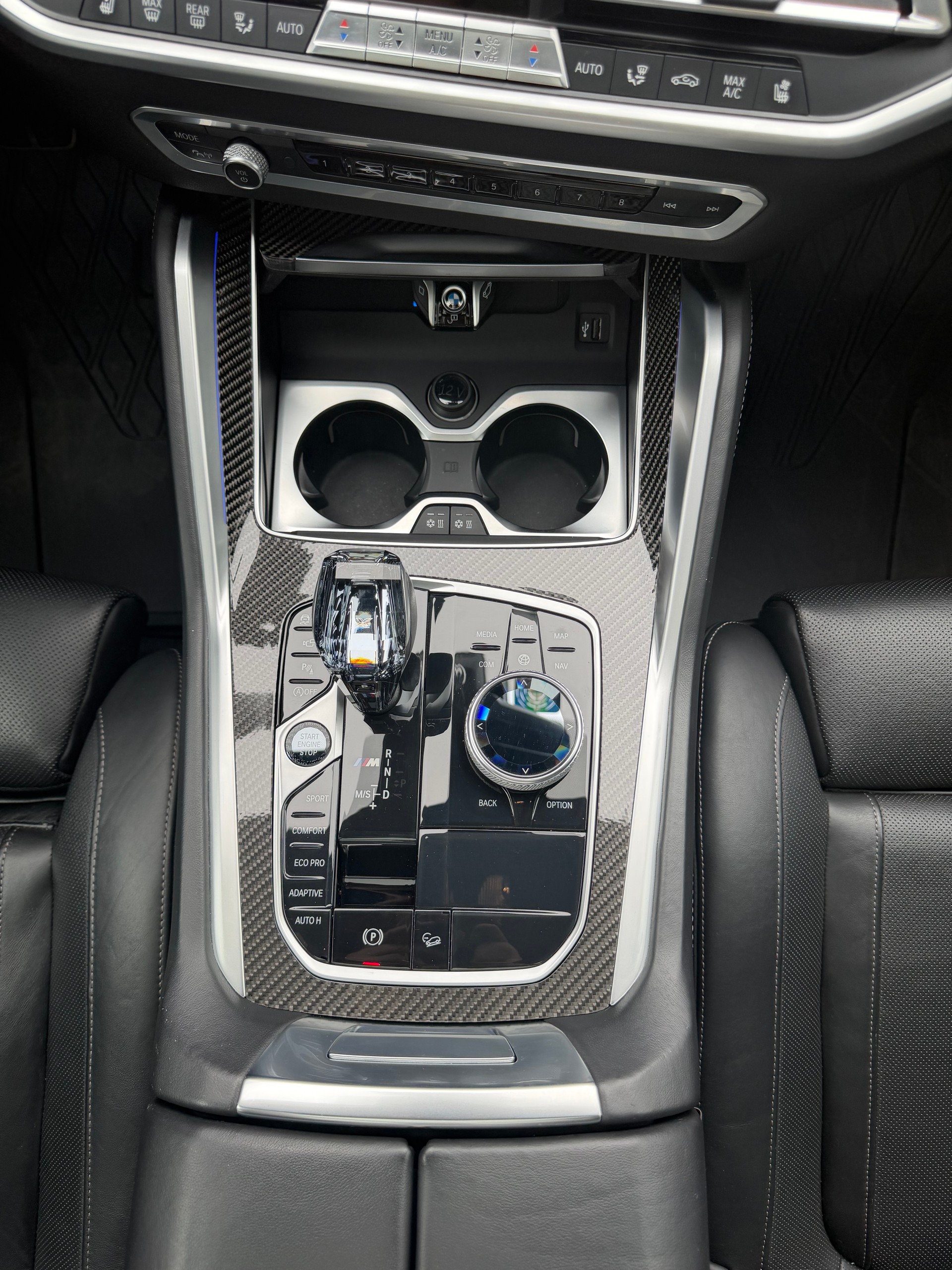 BMW X6 M50i-image-13