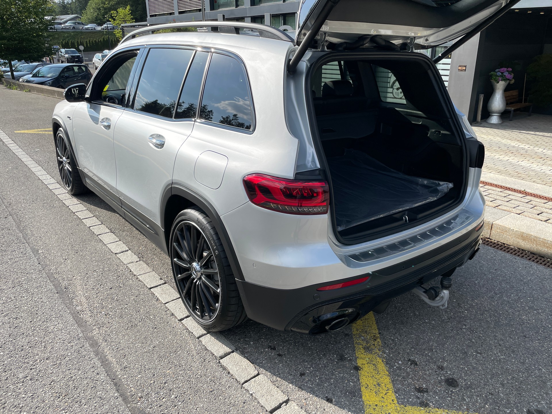 MERCEDES-BENZ GLB 35 AMG 4Matic 8G-Tronic-image-7