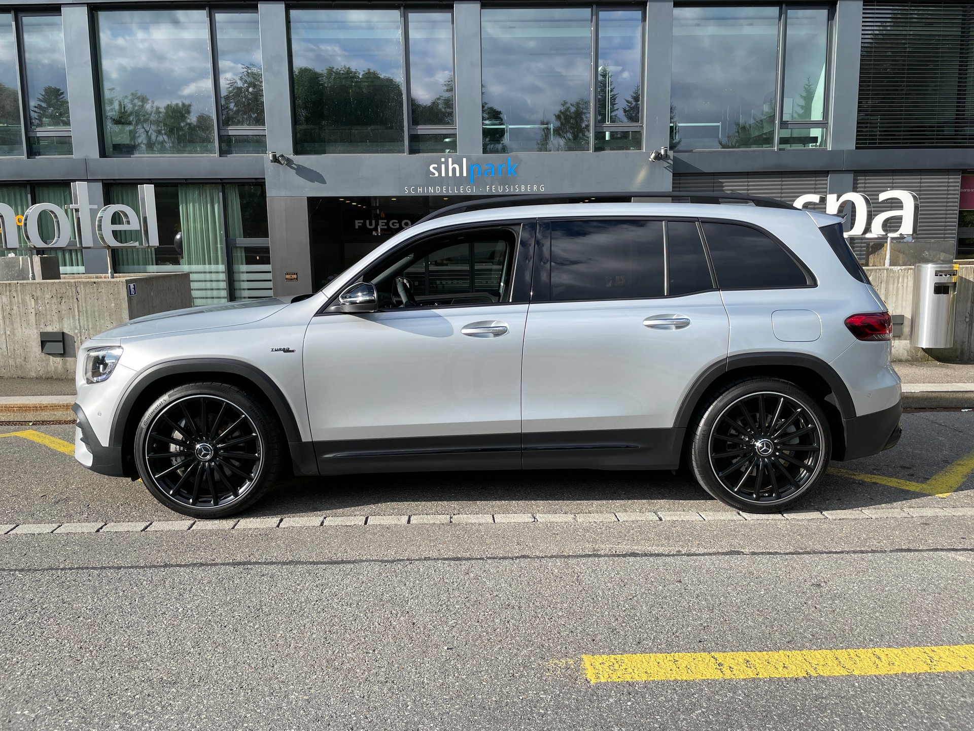 MERCEDES-BENZ GLB 35 AMG 4Matic 8G-Tronic-image-10