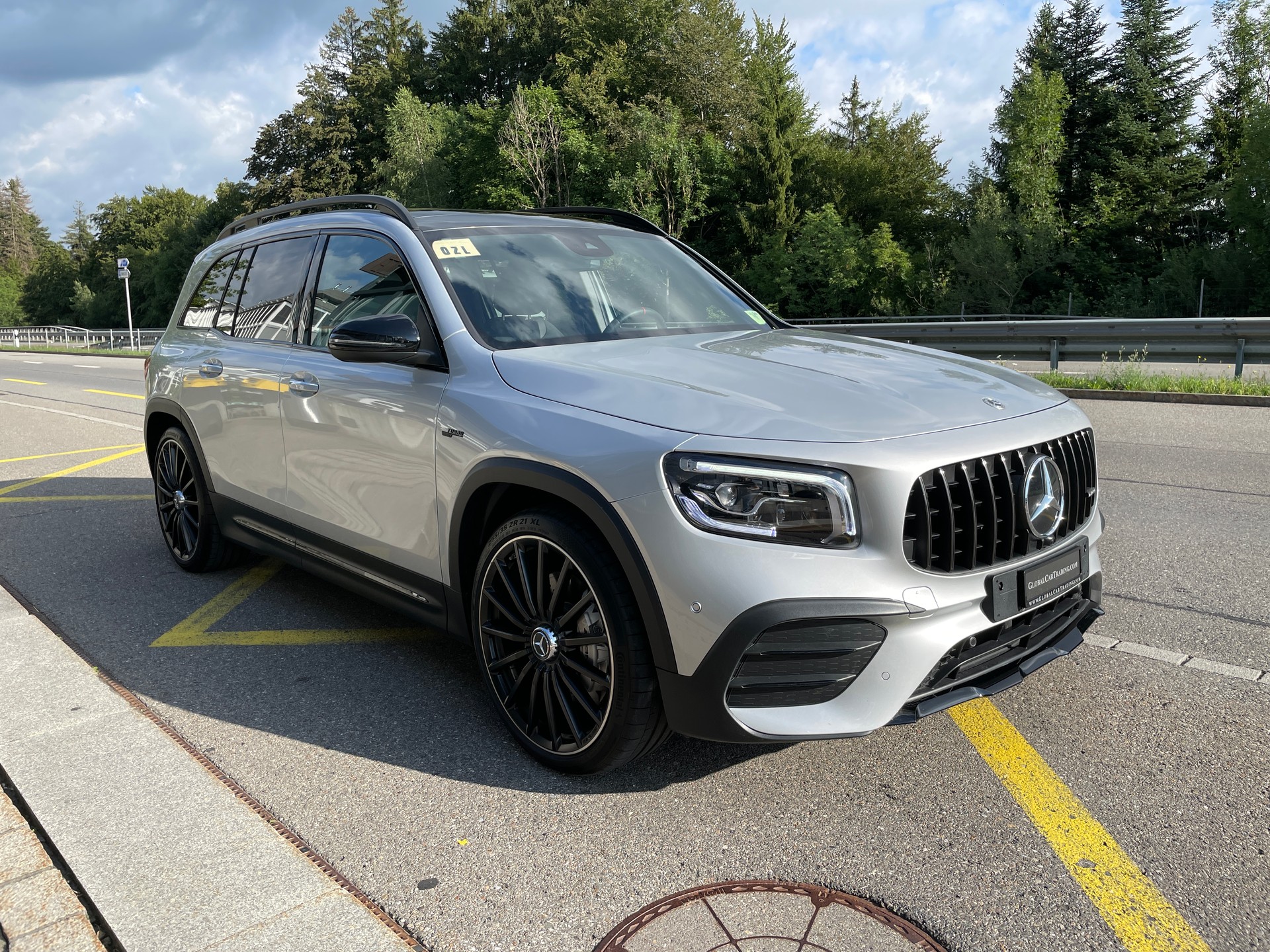MERCEDES-BENZ GLB 35 AMG 4Matic 8G-Tronic-showroom-element-2