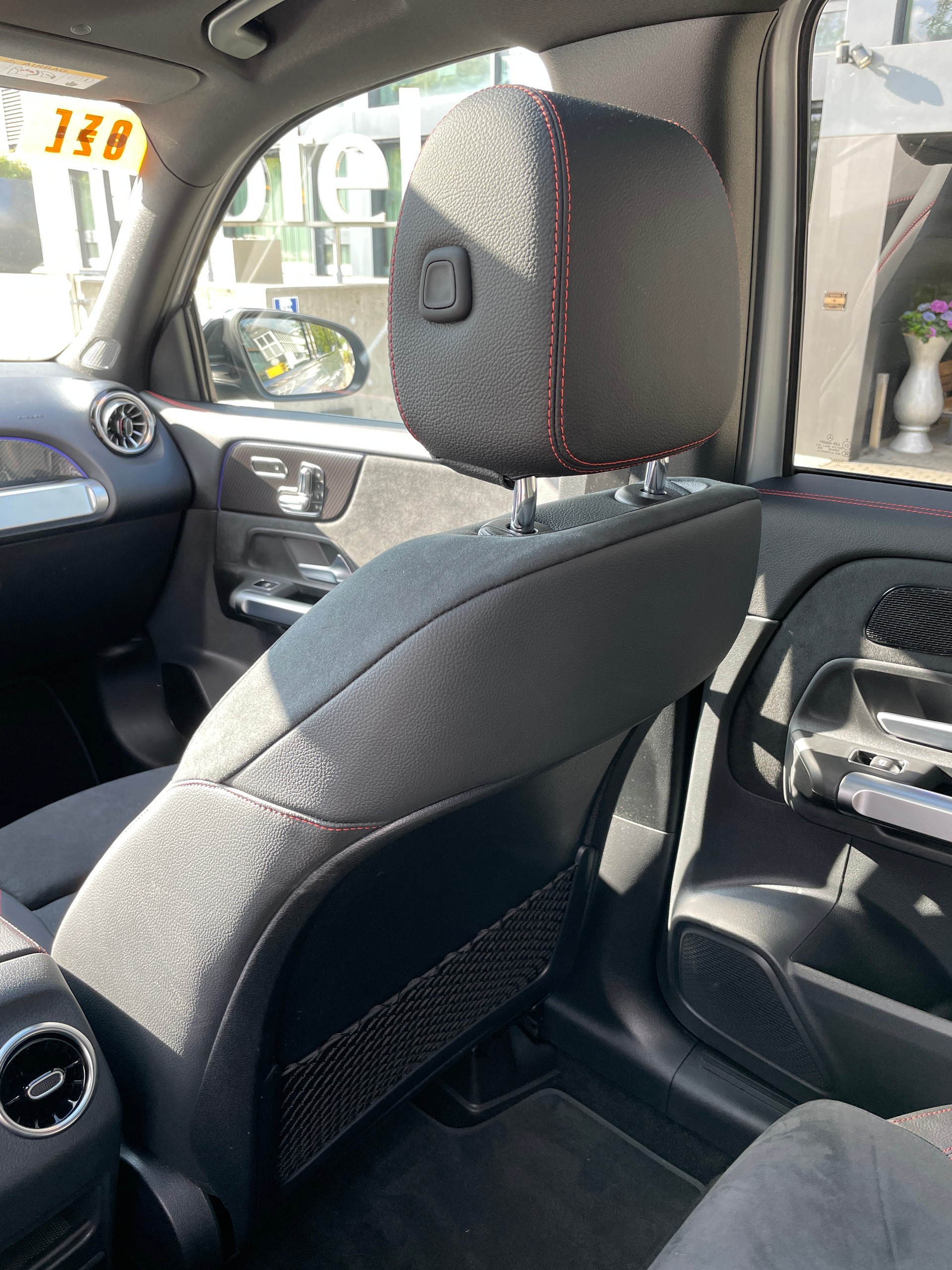 MERCEDES-BENZ GLB 35 AMG 4Matic 8G-Tronic-image-19