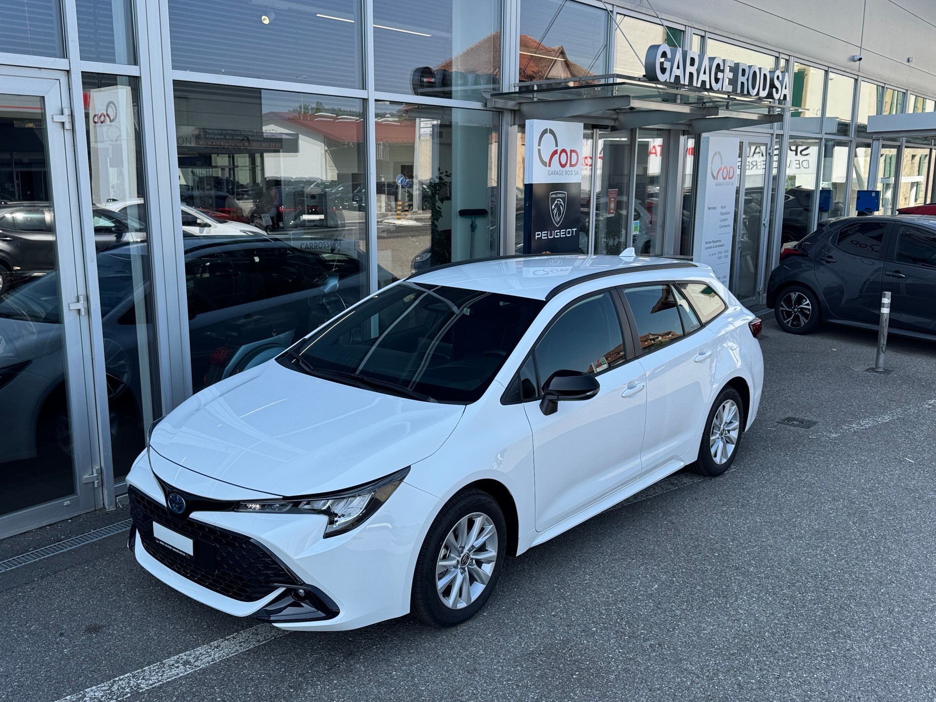 TOYOTA Corolla 1.8 HSD Comfort e- CVT