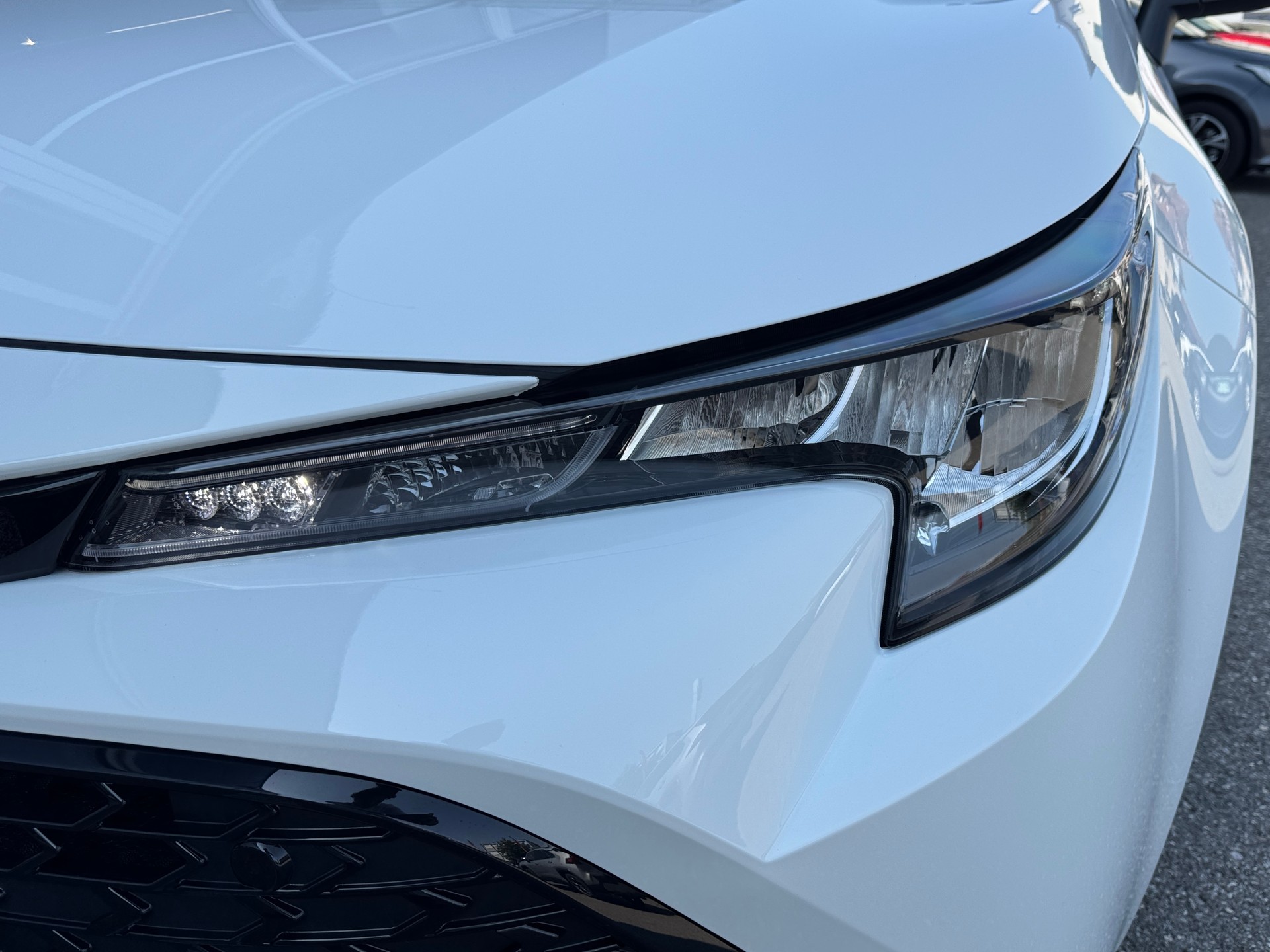 TOYOTA Corolla 1.8 HSD Comfort e- CVT-showroom-element-3