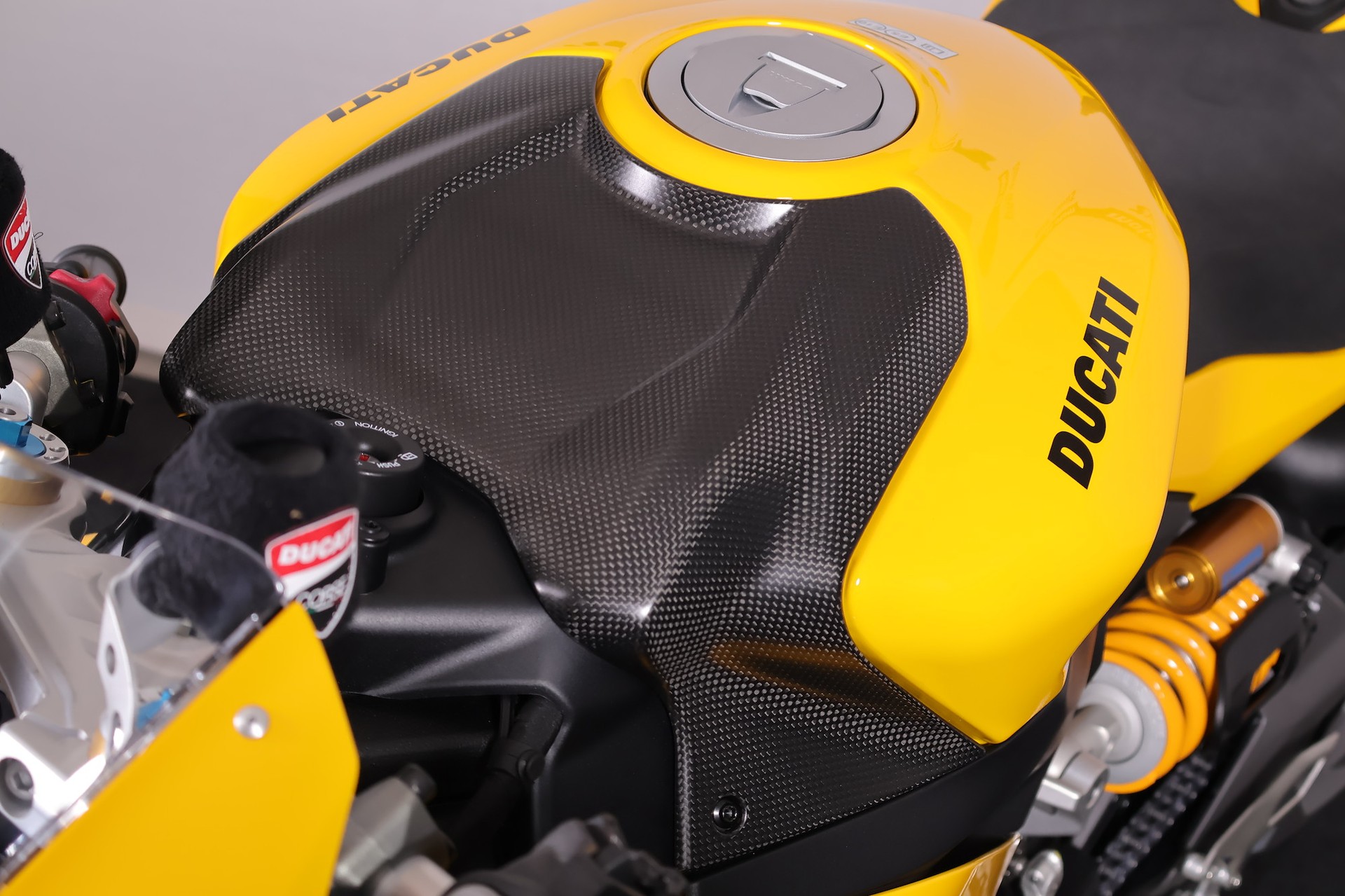 DUCATI Panigale V2 S-image-8