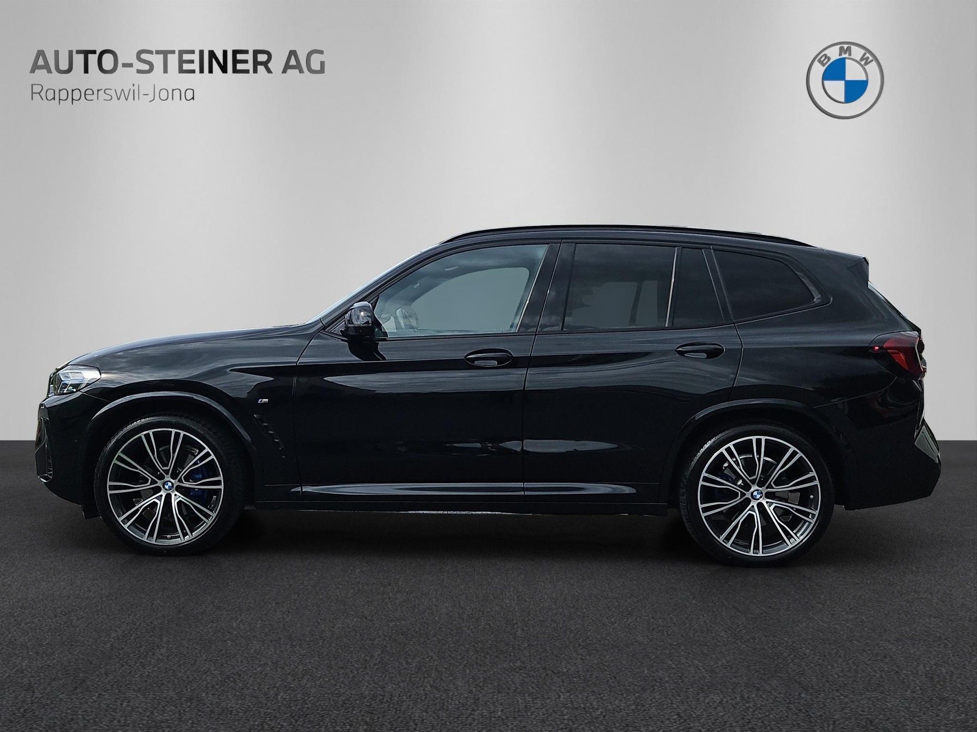 BMW X3 M40i-showroom-element-1
