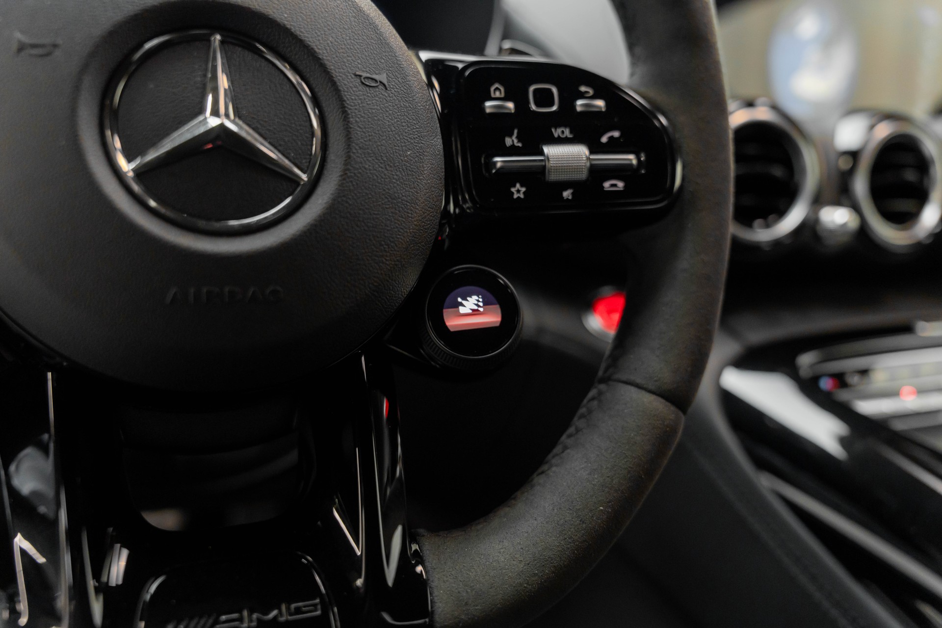 MERCEDES-BENZ AMG GT Speedshift DCT | Night Edition-image-17
