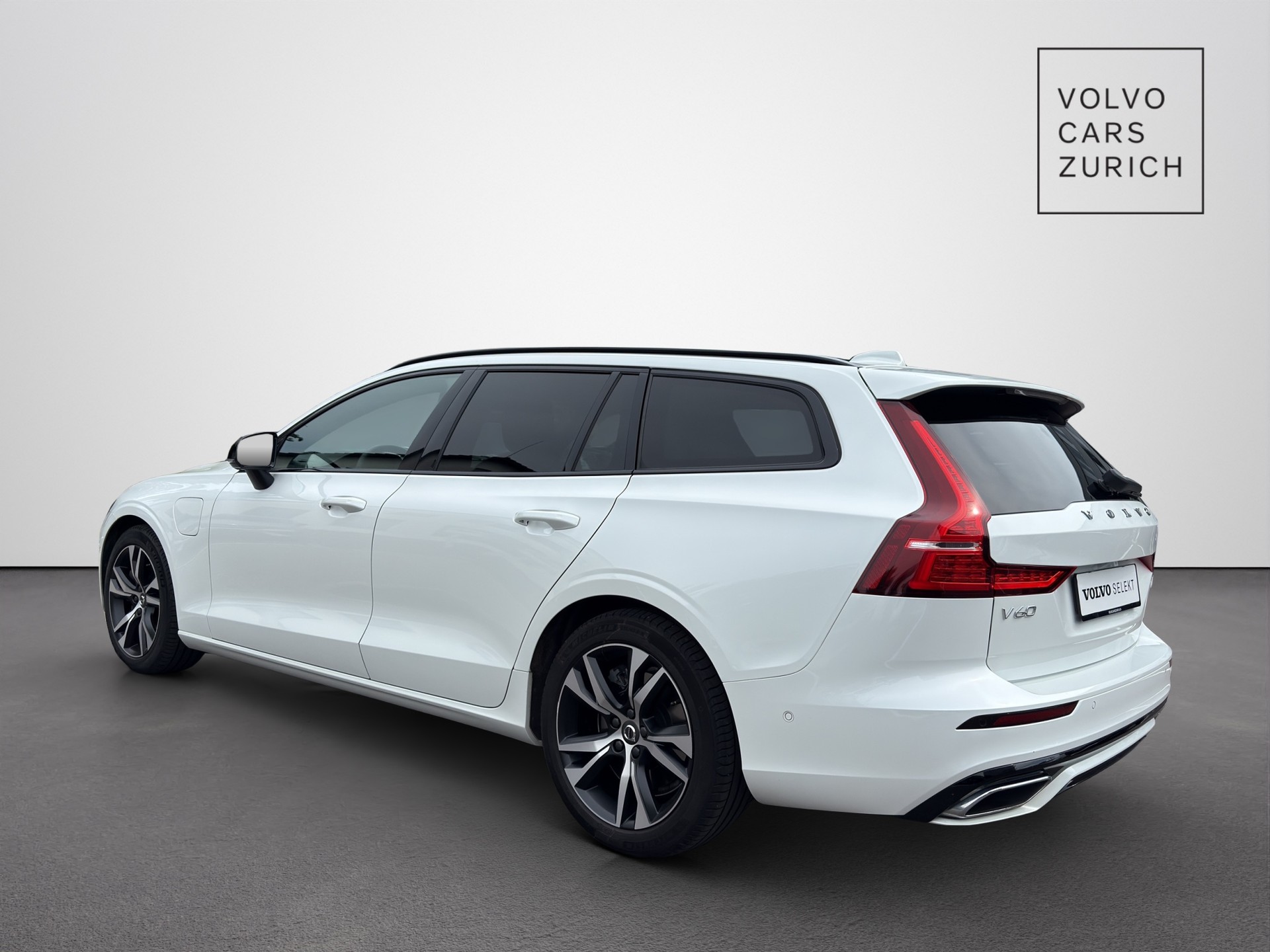 VOLVO V60 2.0 T8 TE R-Design eAWD-showroom-element-1