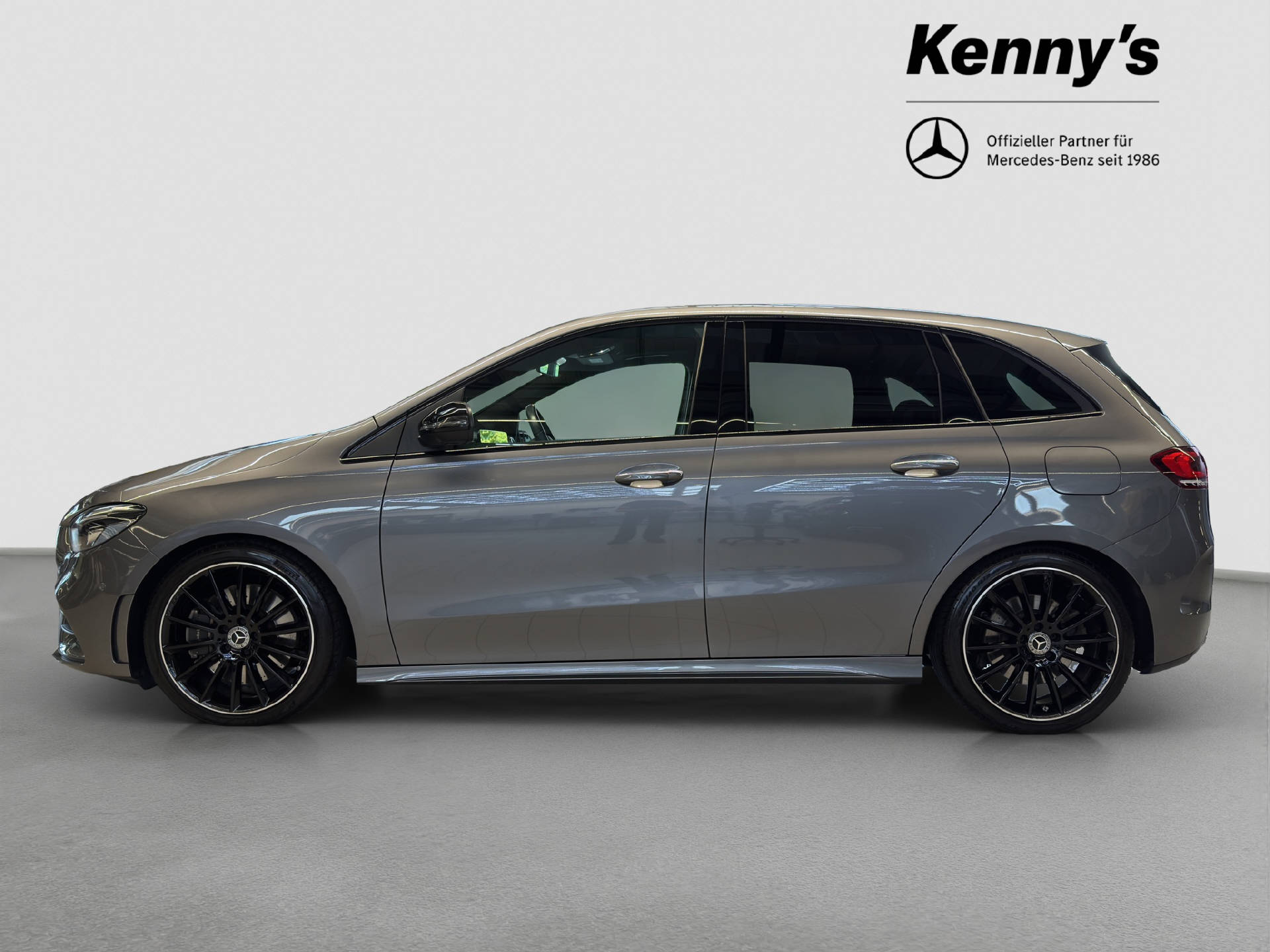 MERCEDES-BENZ B 250 AMG Line 4MATIC-showroom-element-2