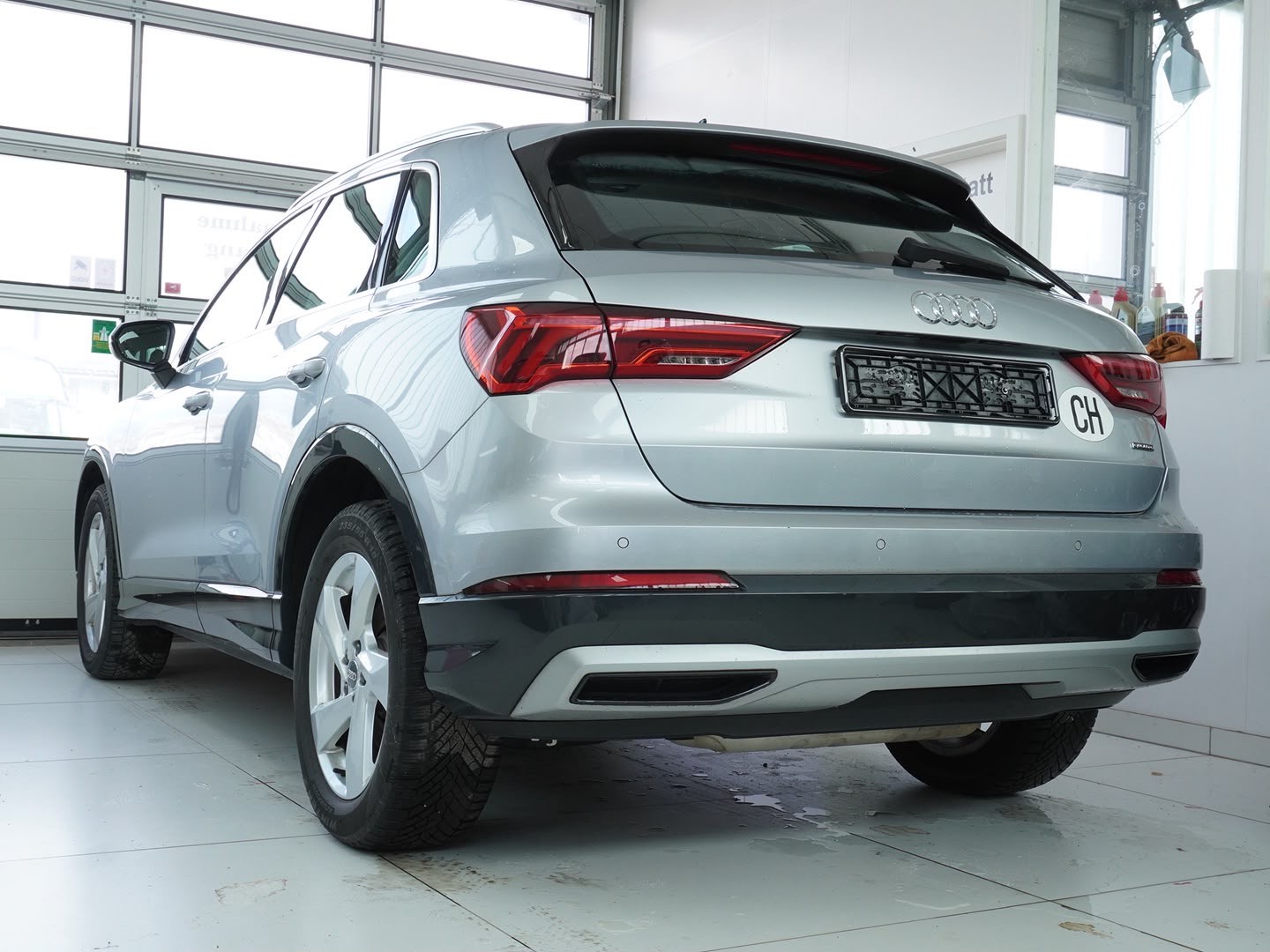 AUDI Q3 45 TFSI advanced quattro S-tronic-showroom-element-1