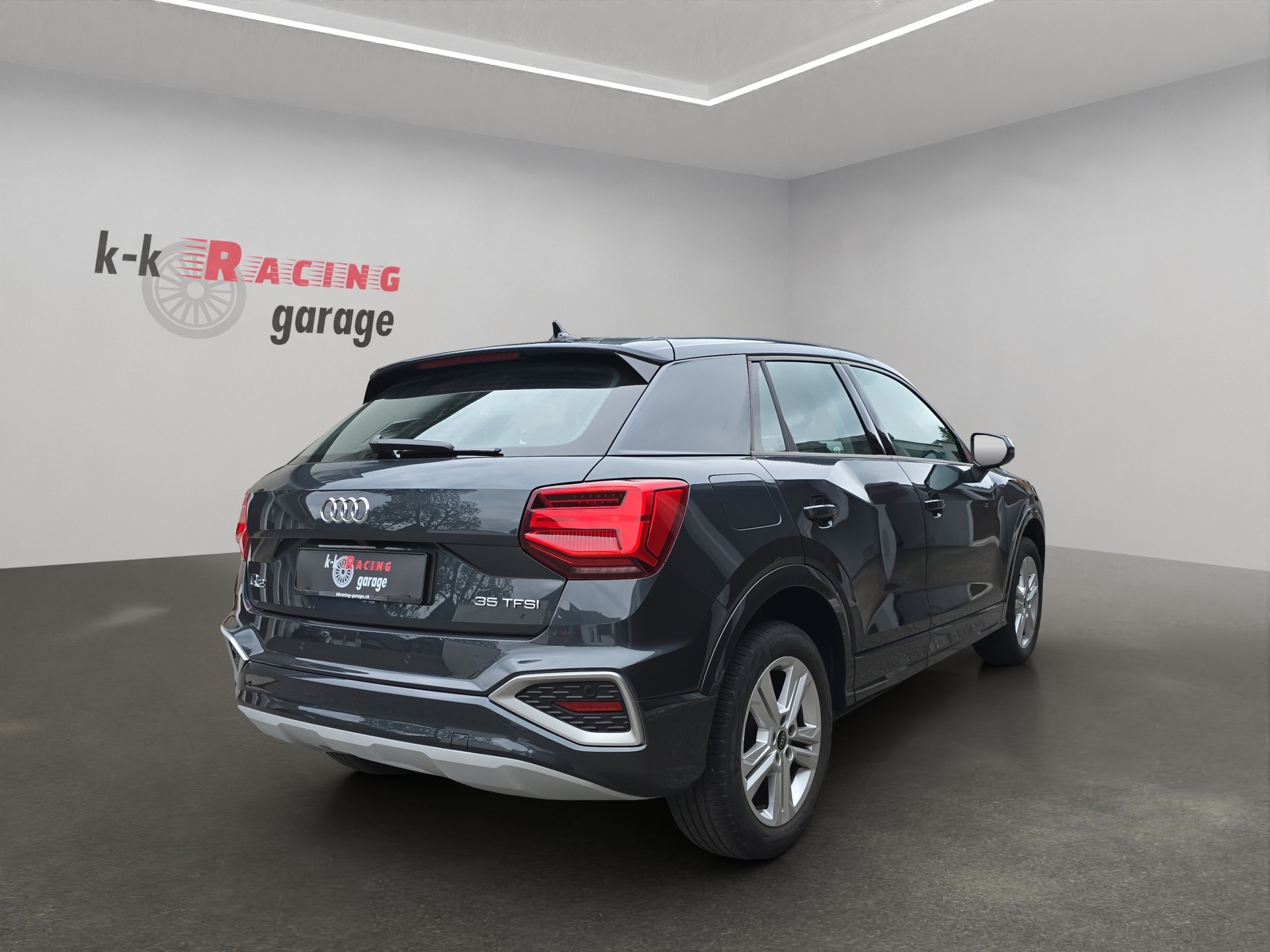 AUDI Q2 35 TFSI S-tronic Prestige-showroom-element-3