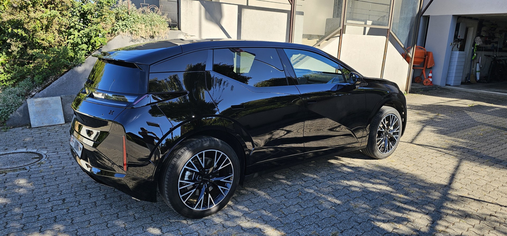ZEEKR Privilege AWD-image-4