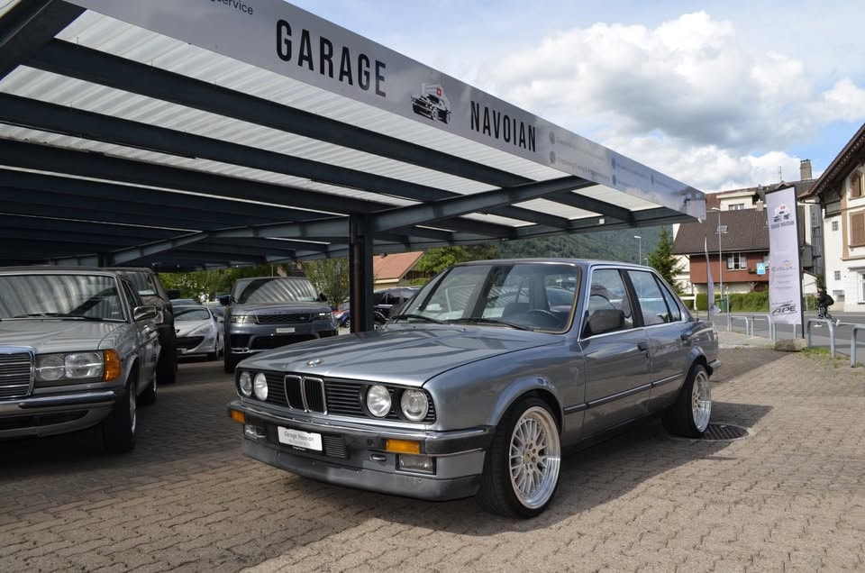 BMW 325
