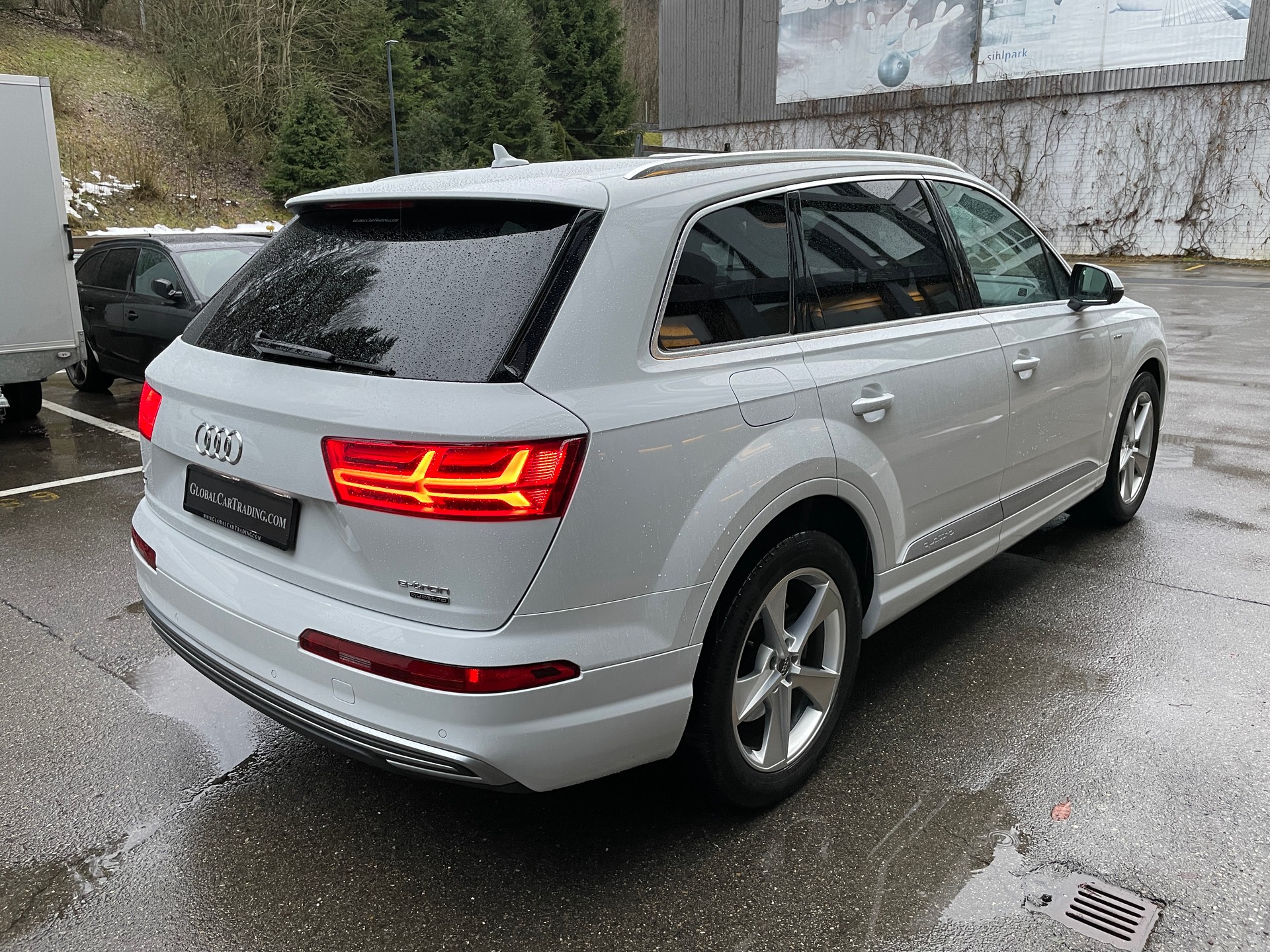 AUDI Q7 e-tron 3.0 TDI quattro tiptronic-image-5