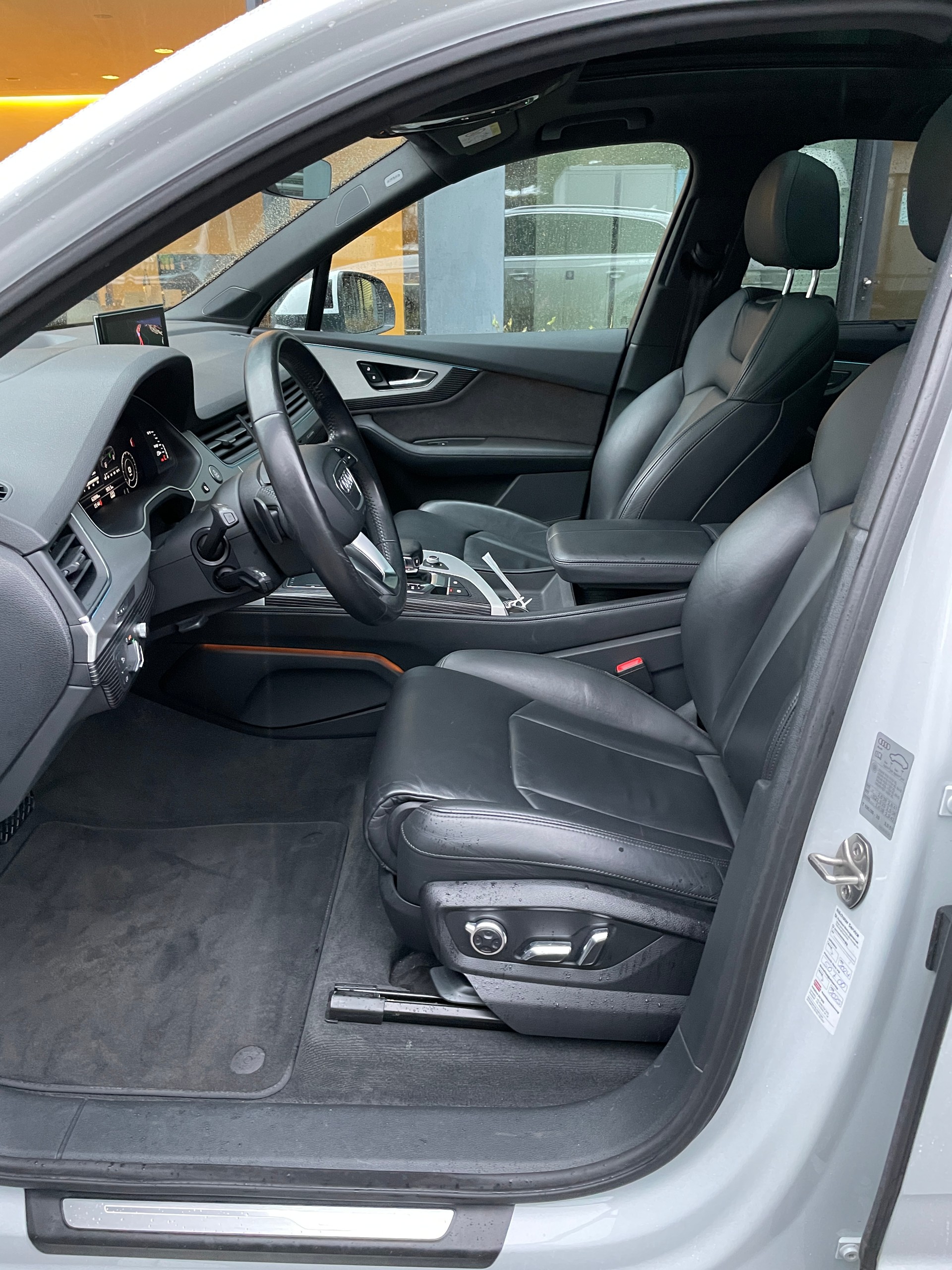 AUDI Q7 e-tron 3.0 TDI quattro tiptronic-image-9