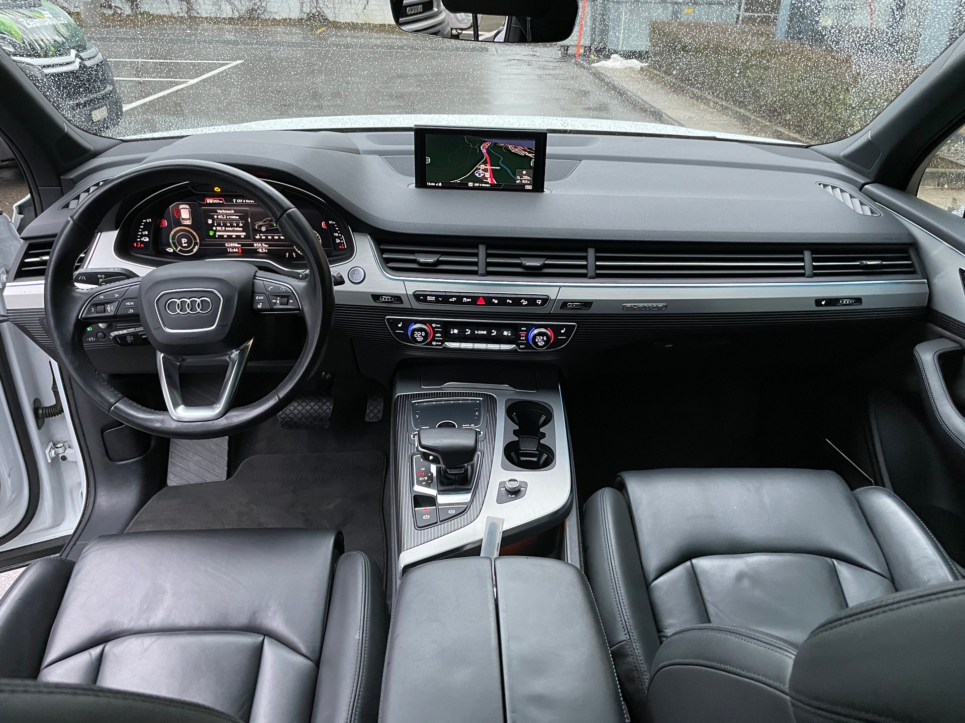 AUDI Q7 e-tron 3.0 TDI quattro tiptronic-image-11