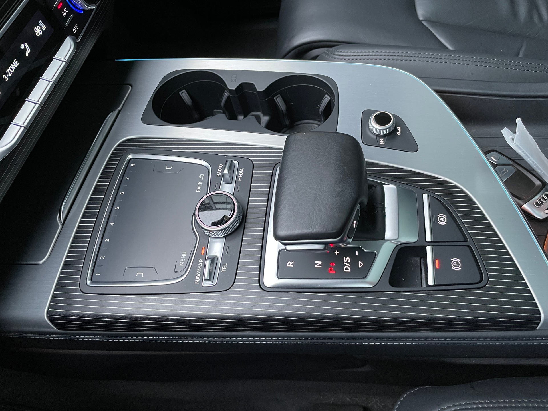 AUDI Q7 e-tron 3.0 TDI quattro tiptronic-image-20