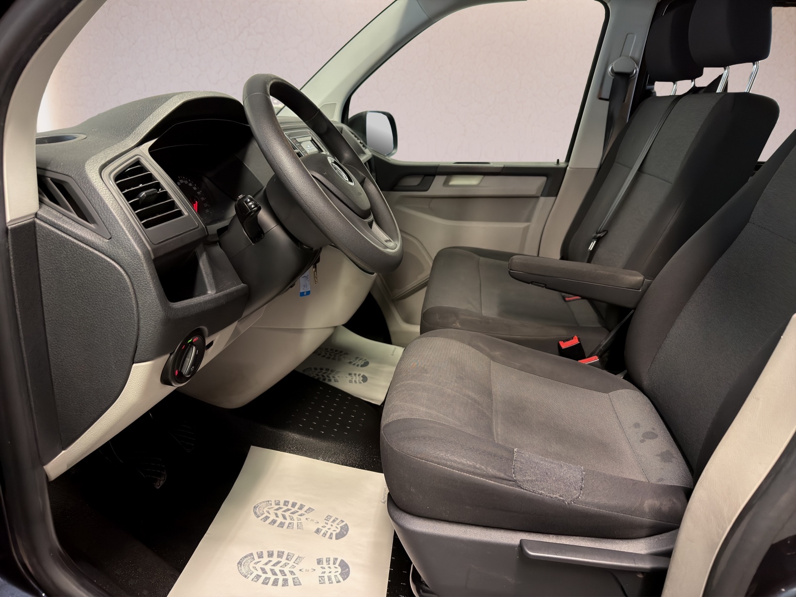 VW T6 2.0 TDI 9Pl.-image-11